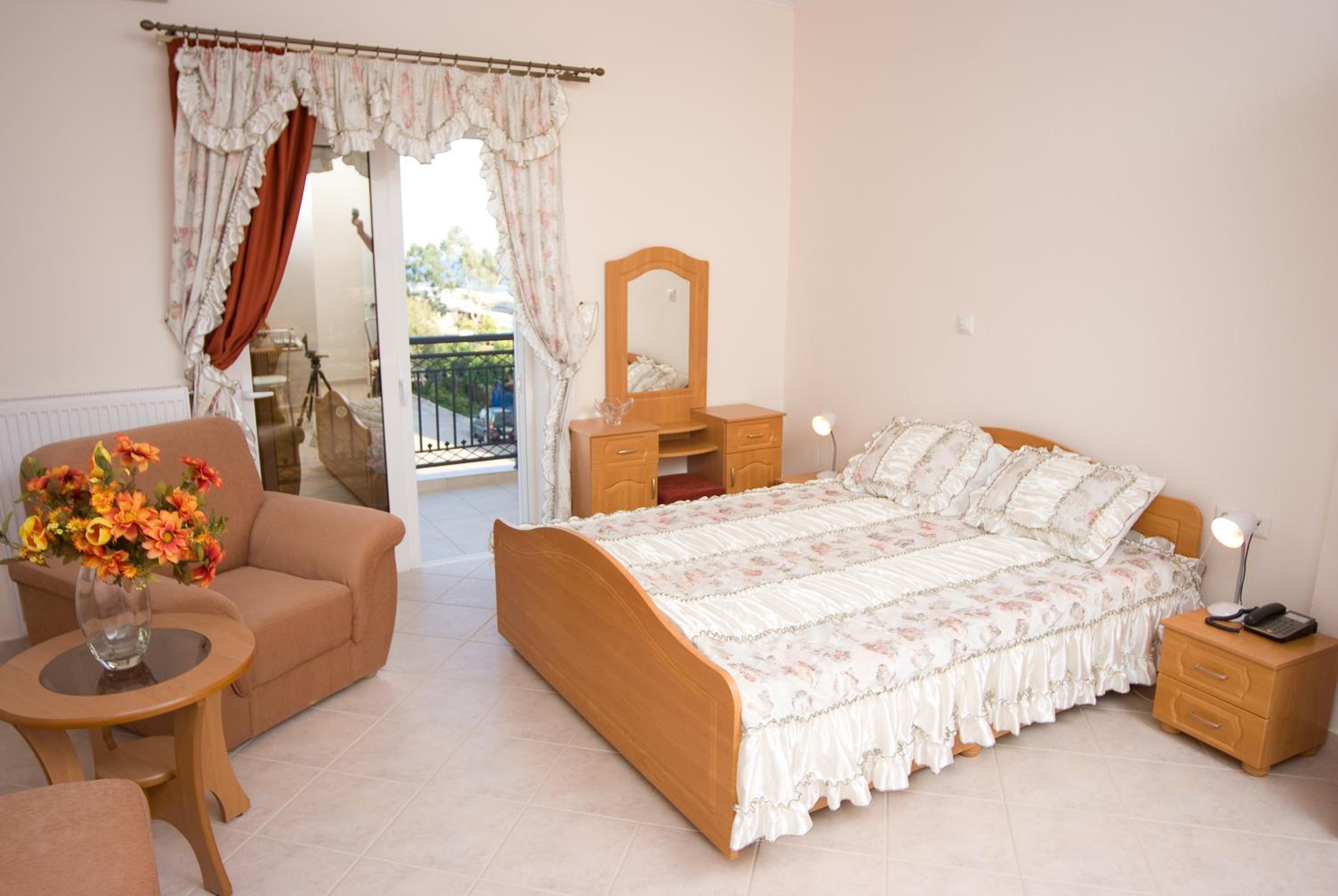 Studio (2 Adults)