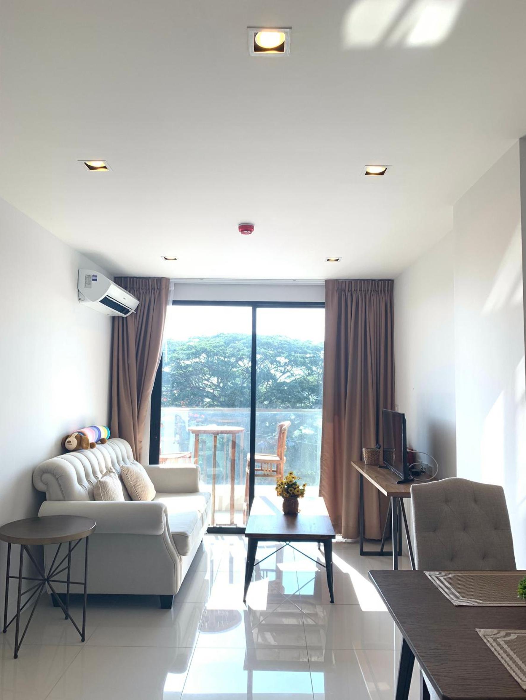One-Bedroom Apartment - Photo 1