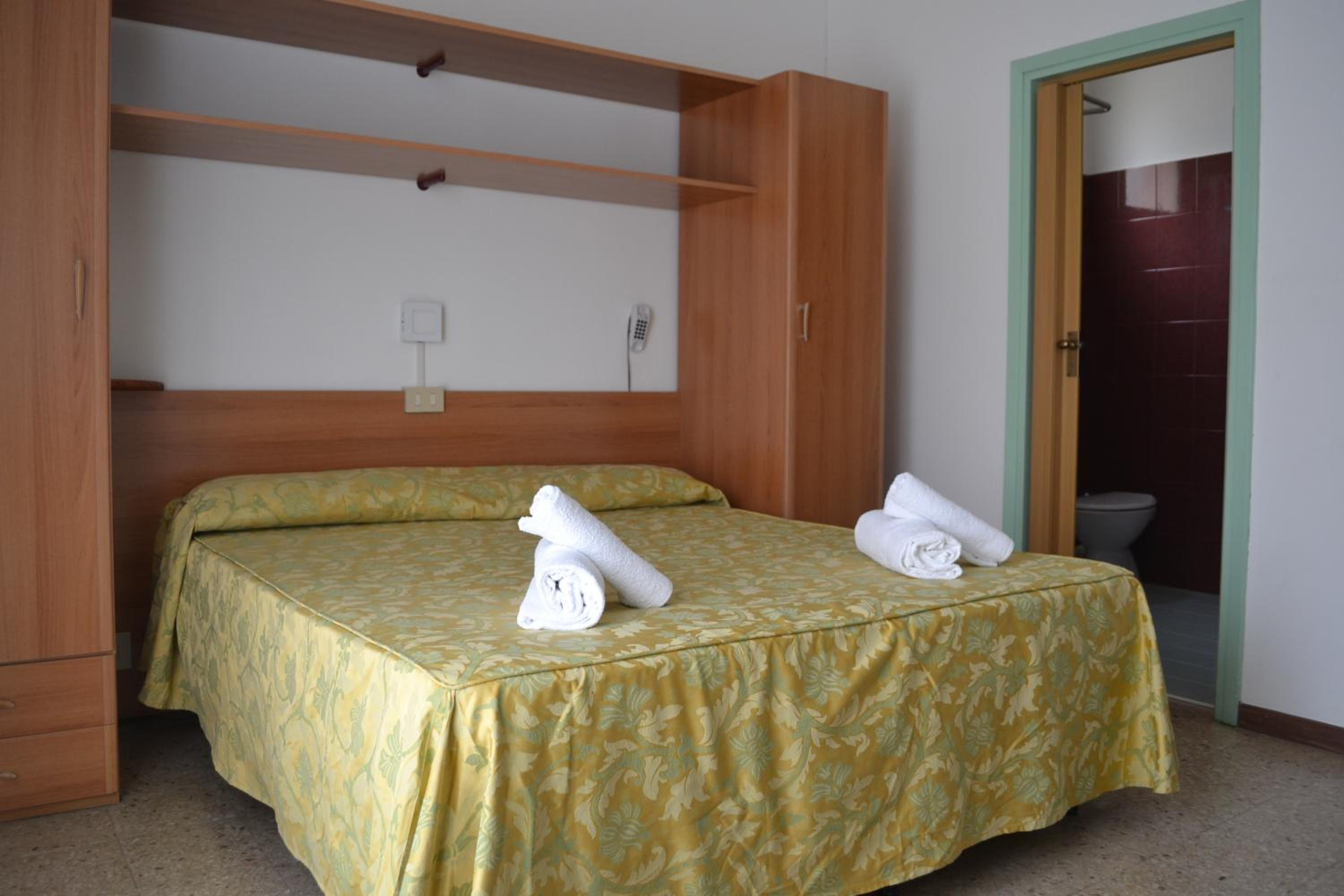 Double Room - Photo 3
