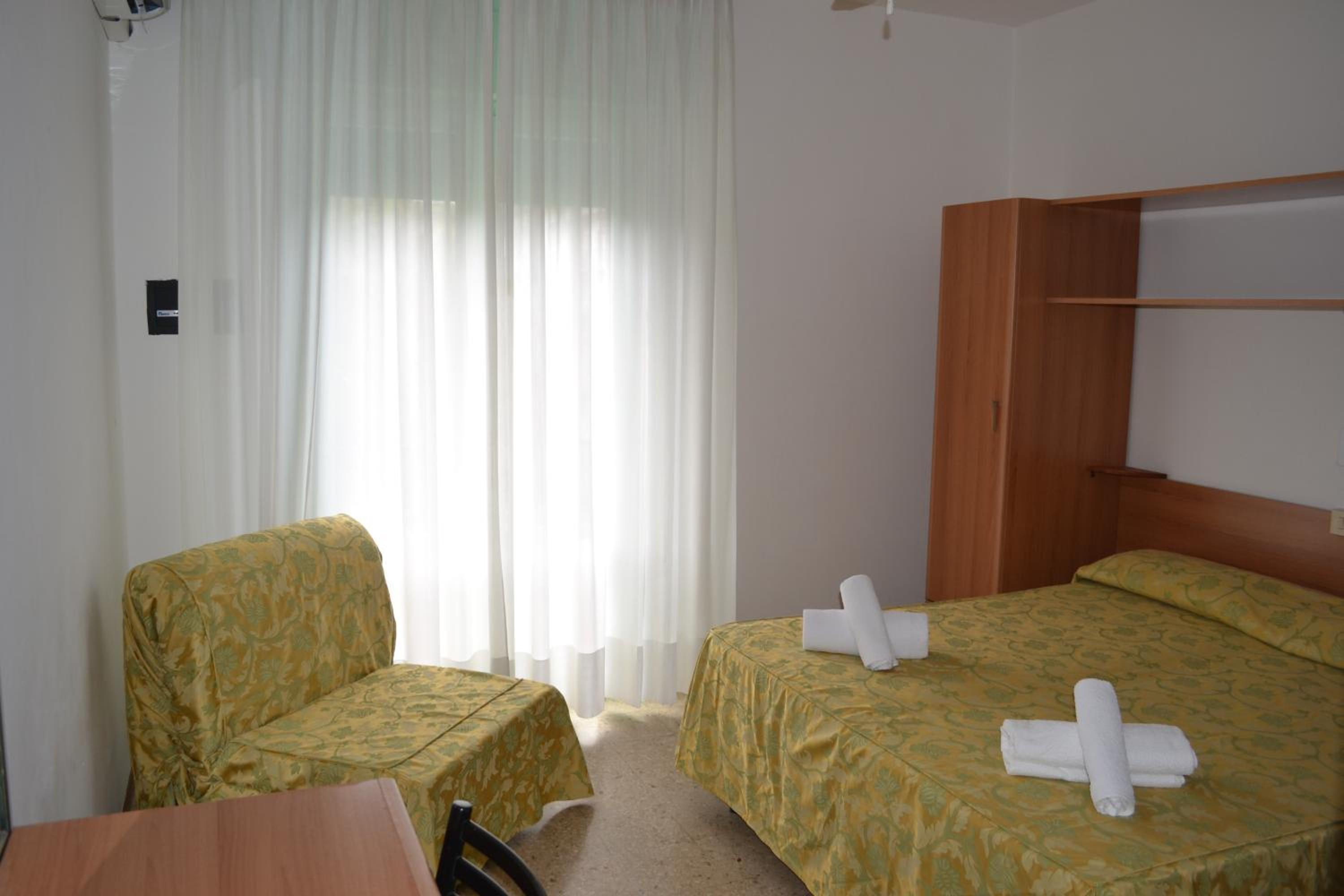 Triple Room - Photo 2