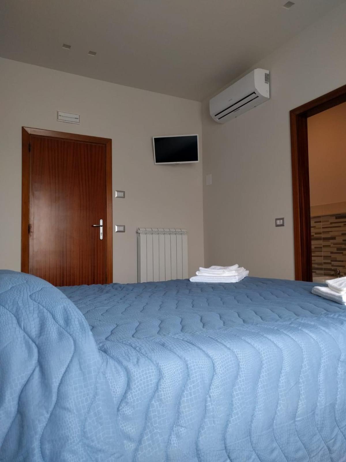 Double Room with Sea View photo 2