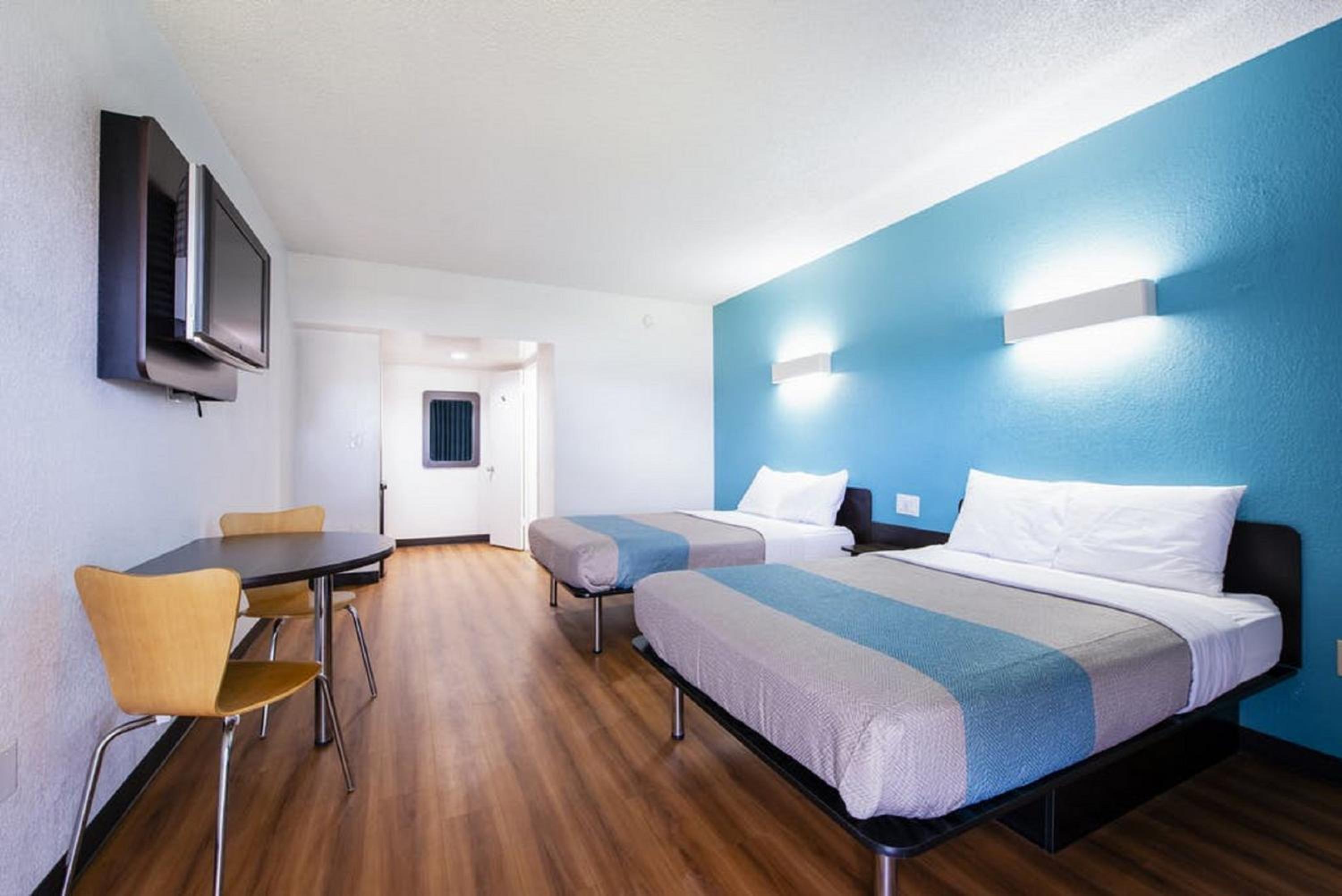 Quadruple Room - Non-Smoking - Photo 1