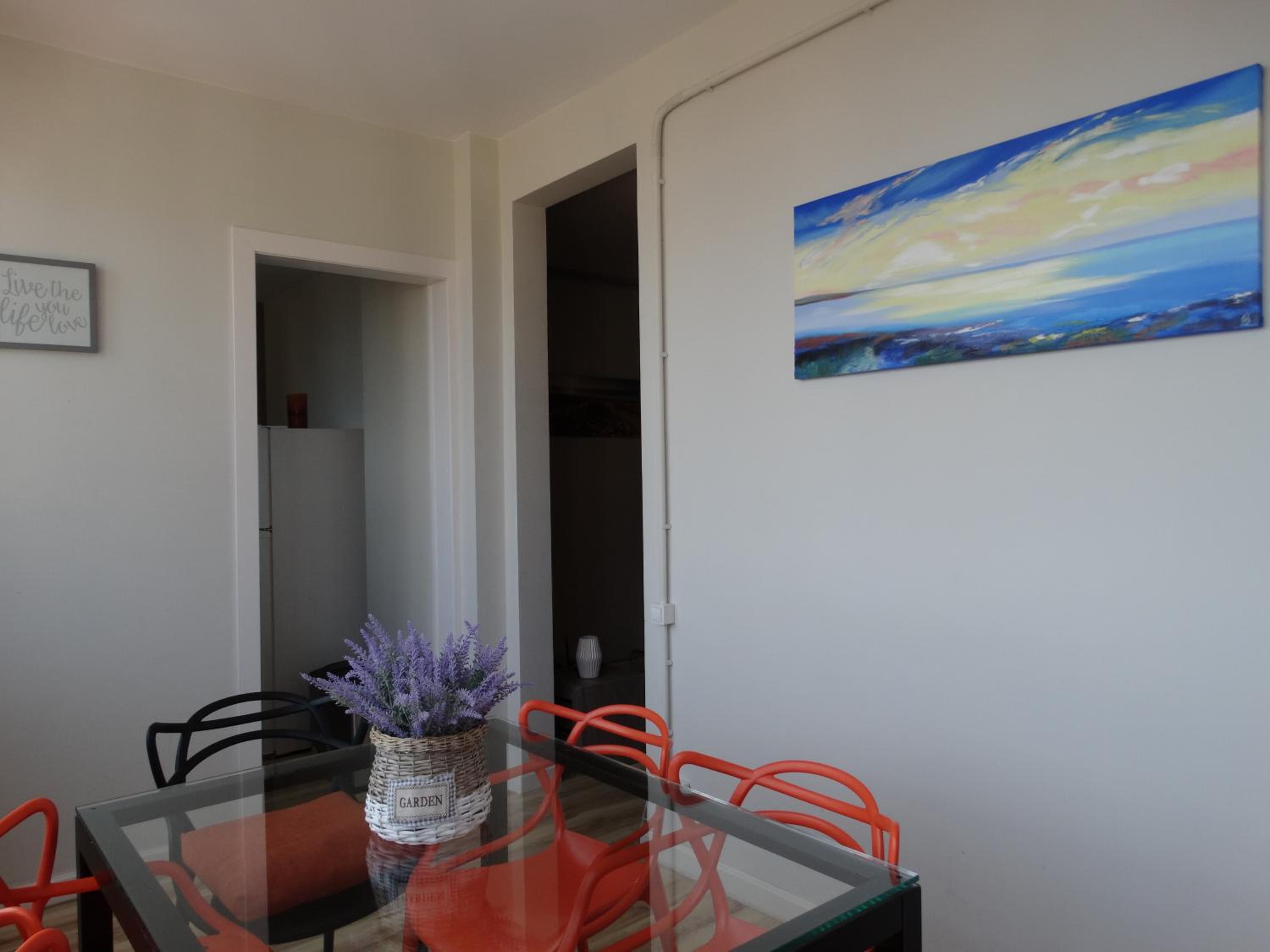 Apartment photo 2