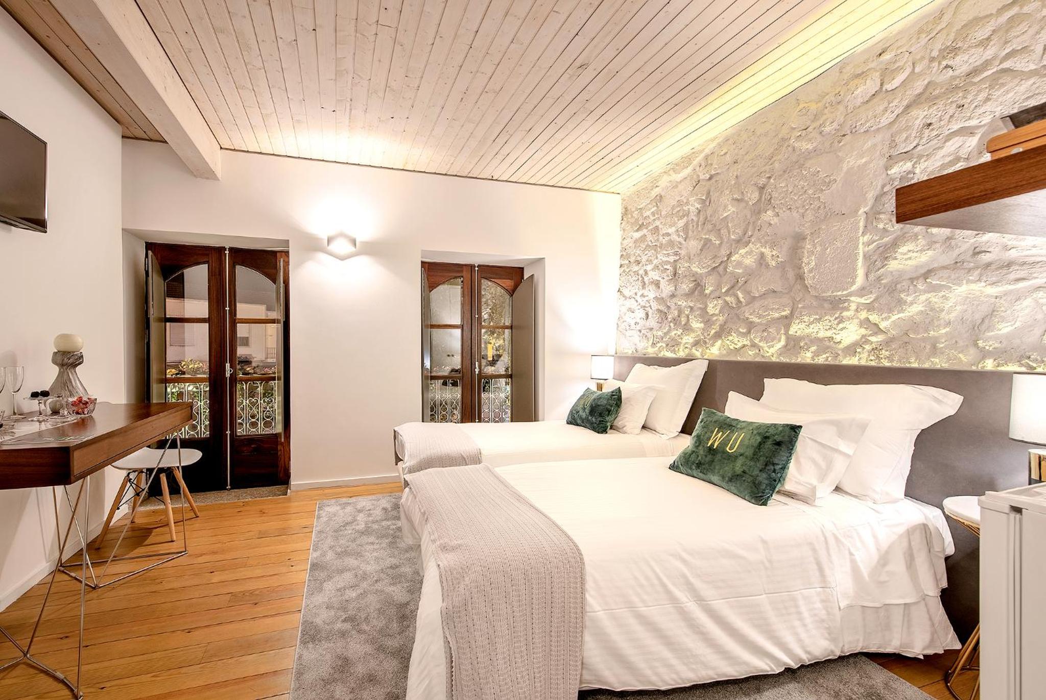 Deluxe Double or Twin Room with Balcony - Photo 1