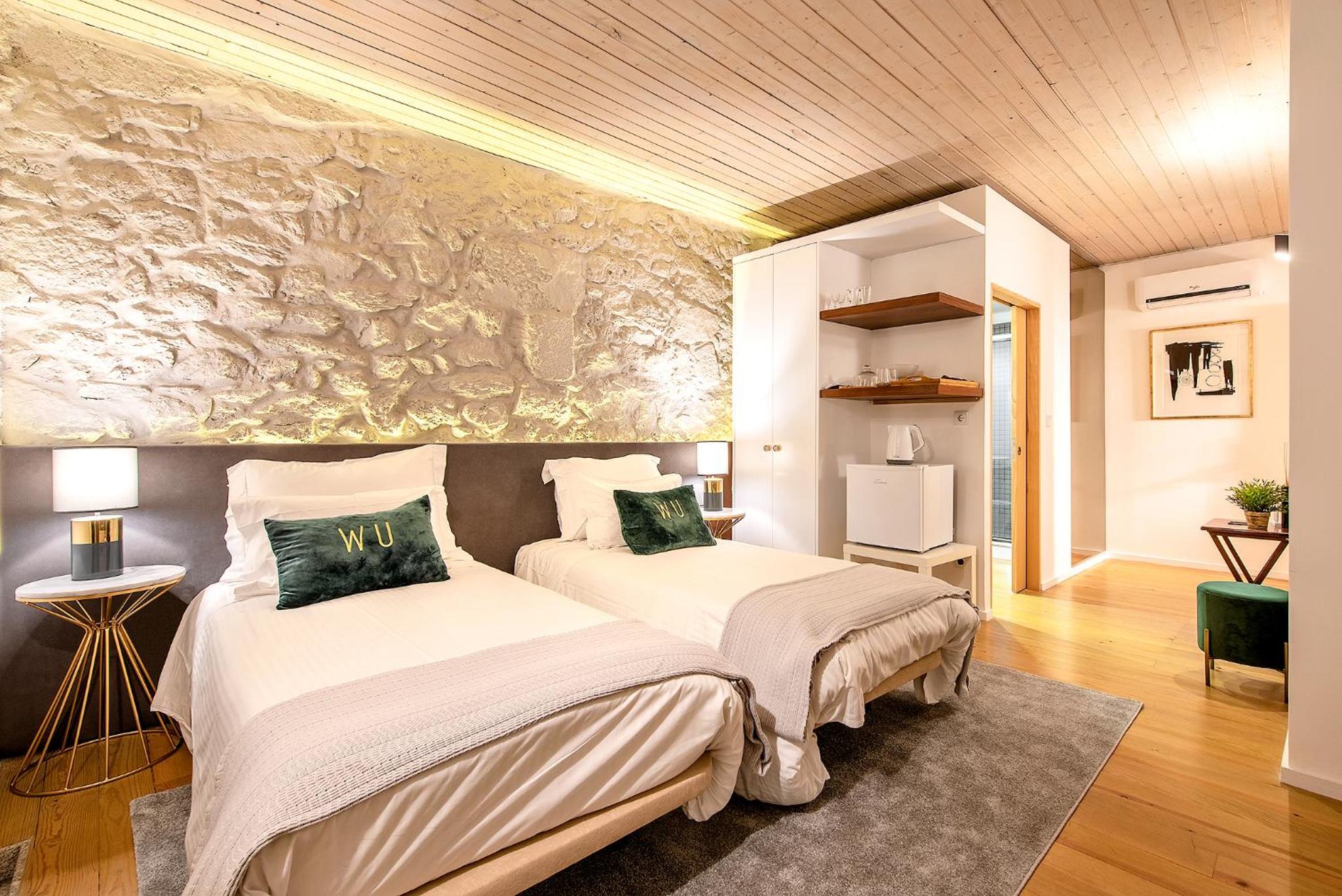Deluxe Double or Twin Room with Balcony - Photo 3