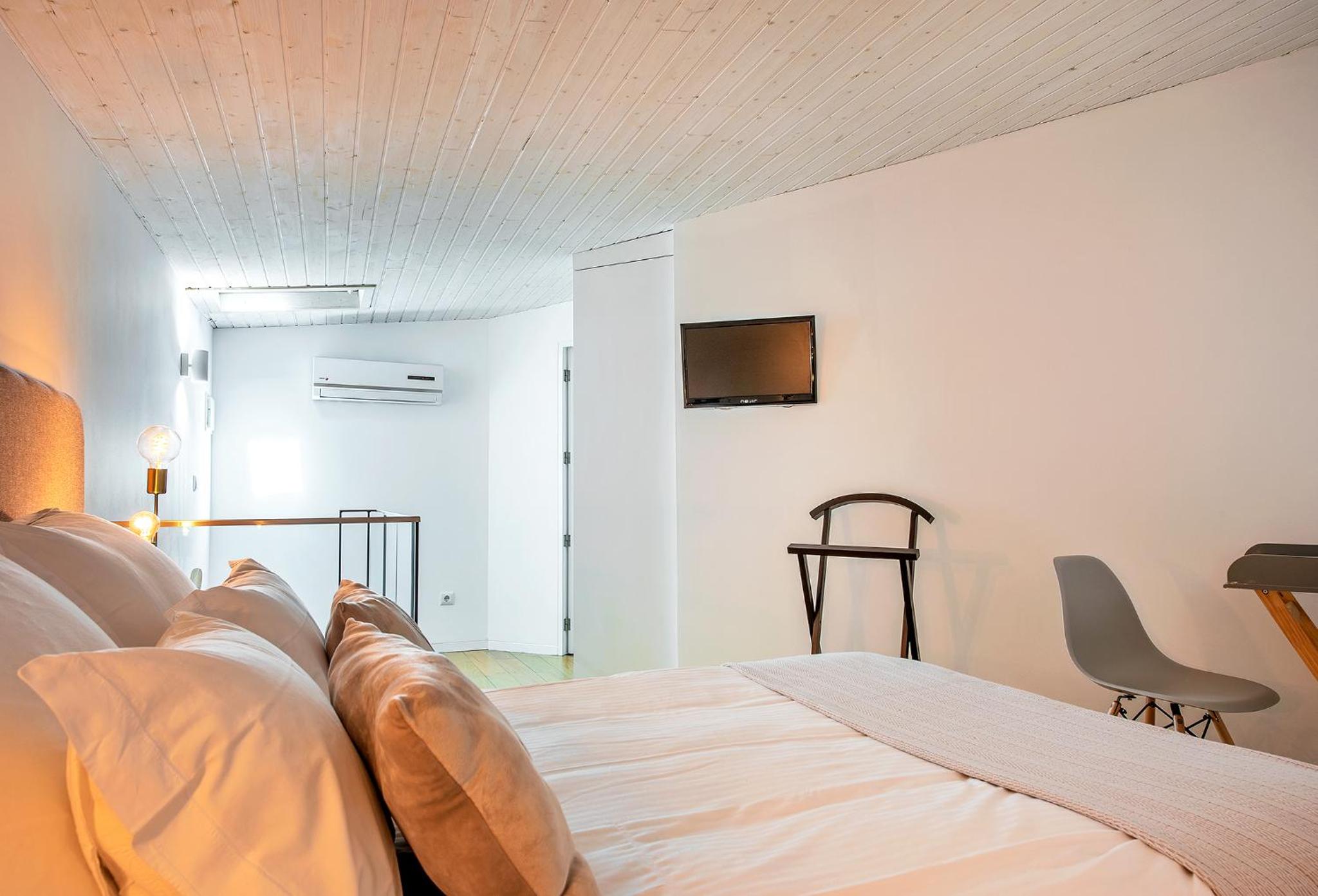Studio Apartment - Photo 3