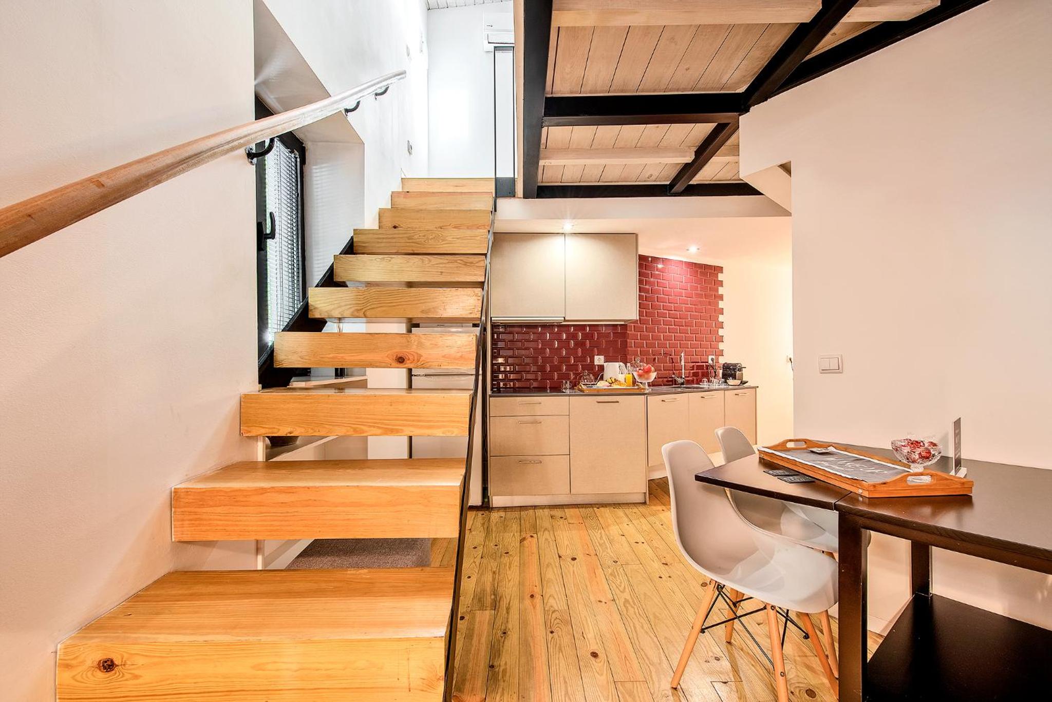 Studio Apartment - Photo 2