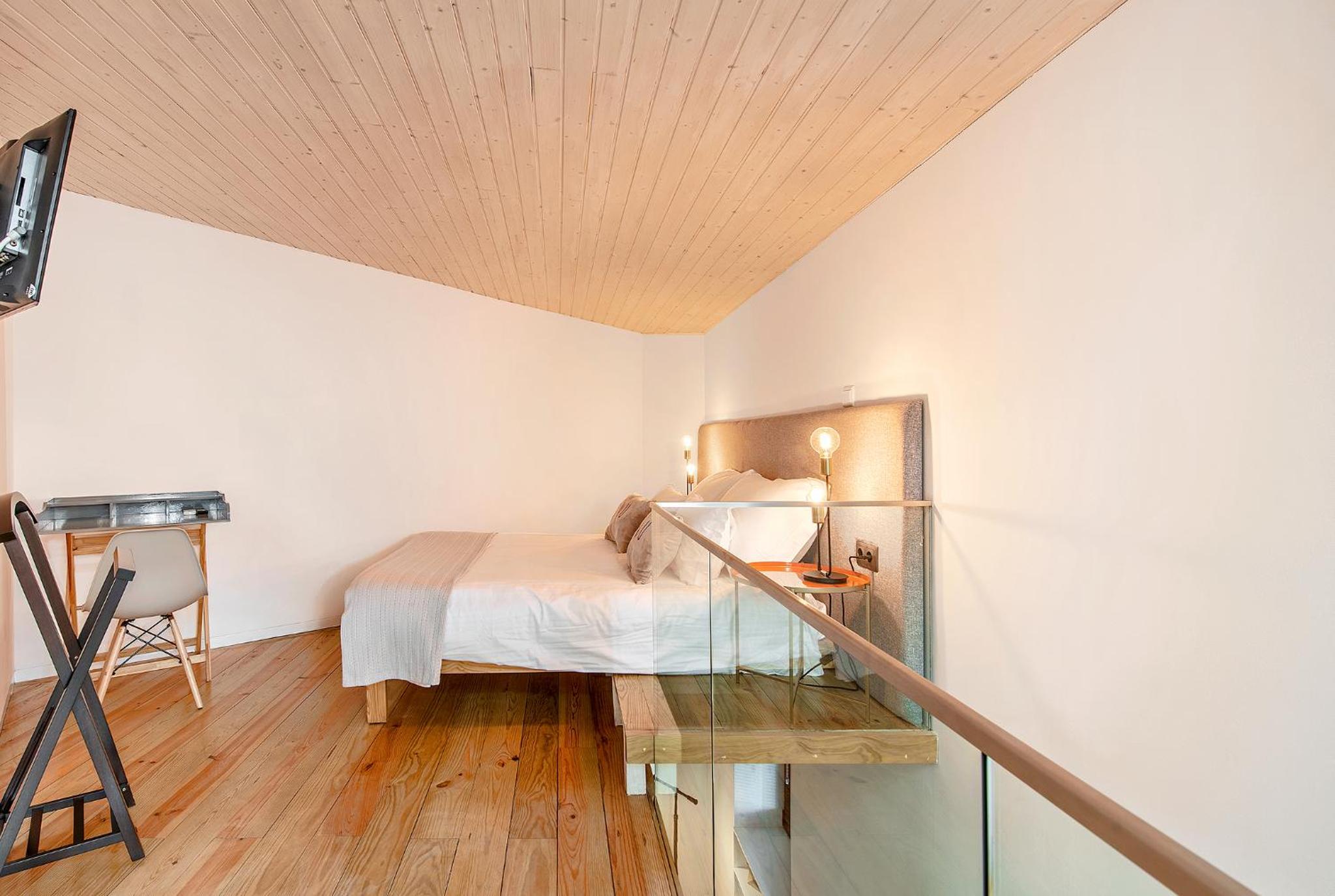 Studio Apartment - Photo 1