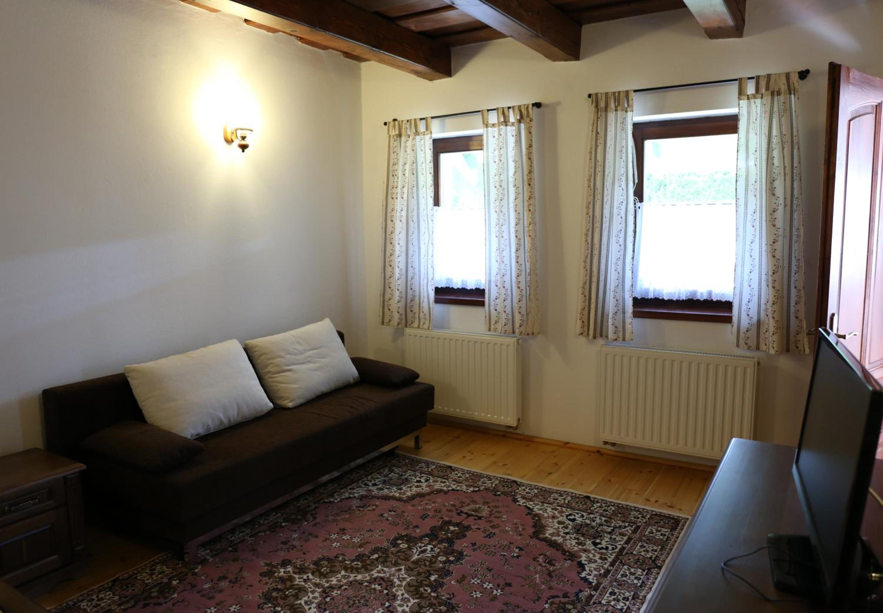 One-Bedroom Apartment photo 2