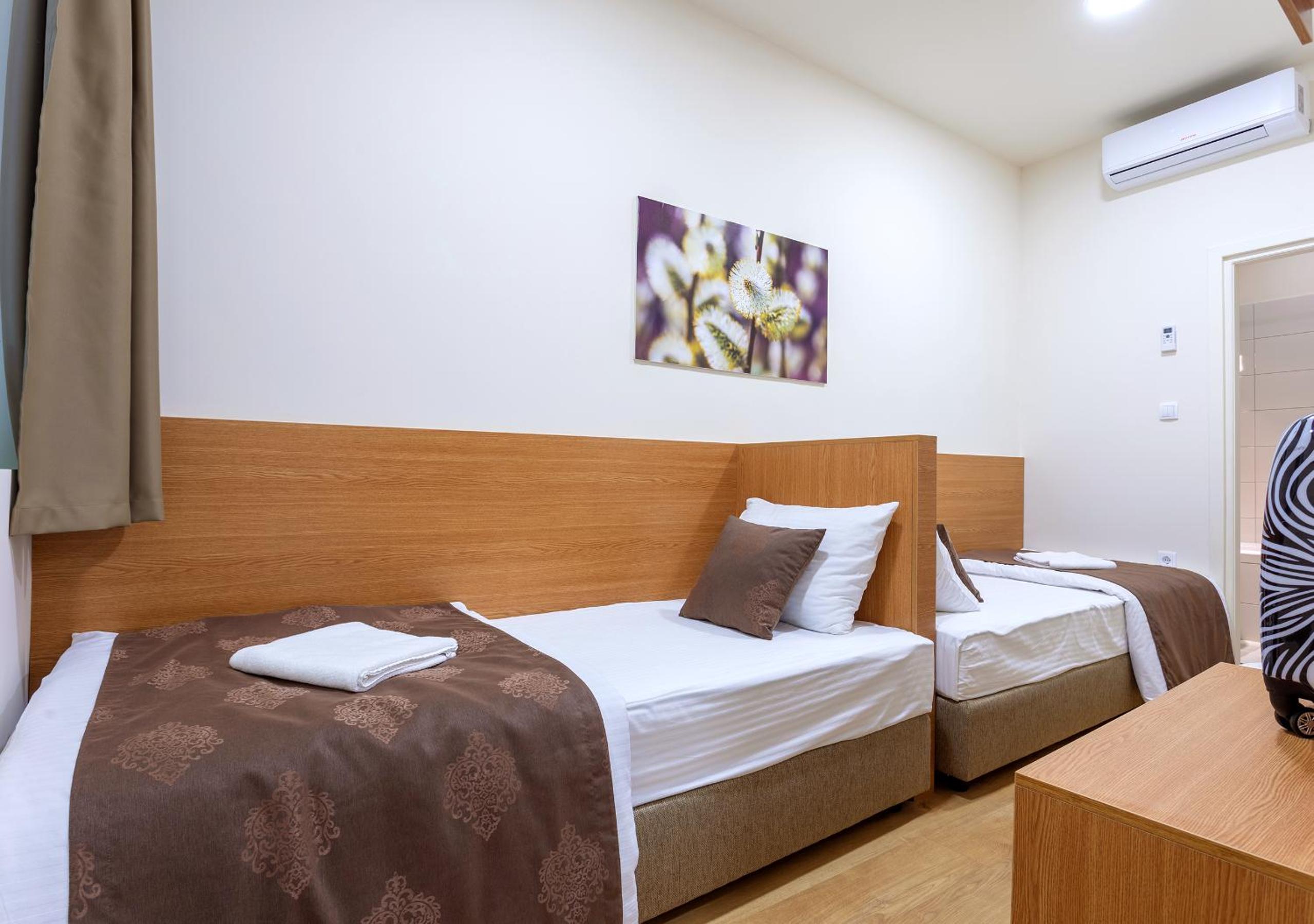Budget Twin Room photo 2