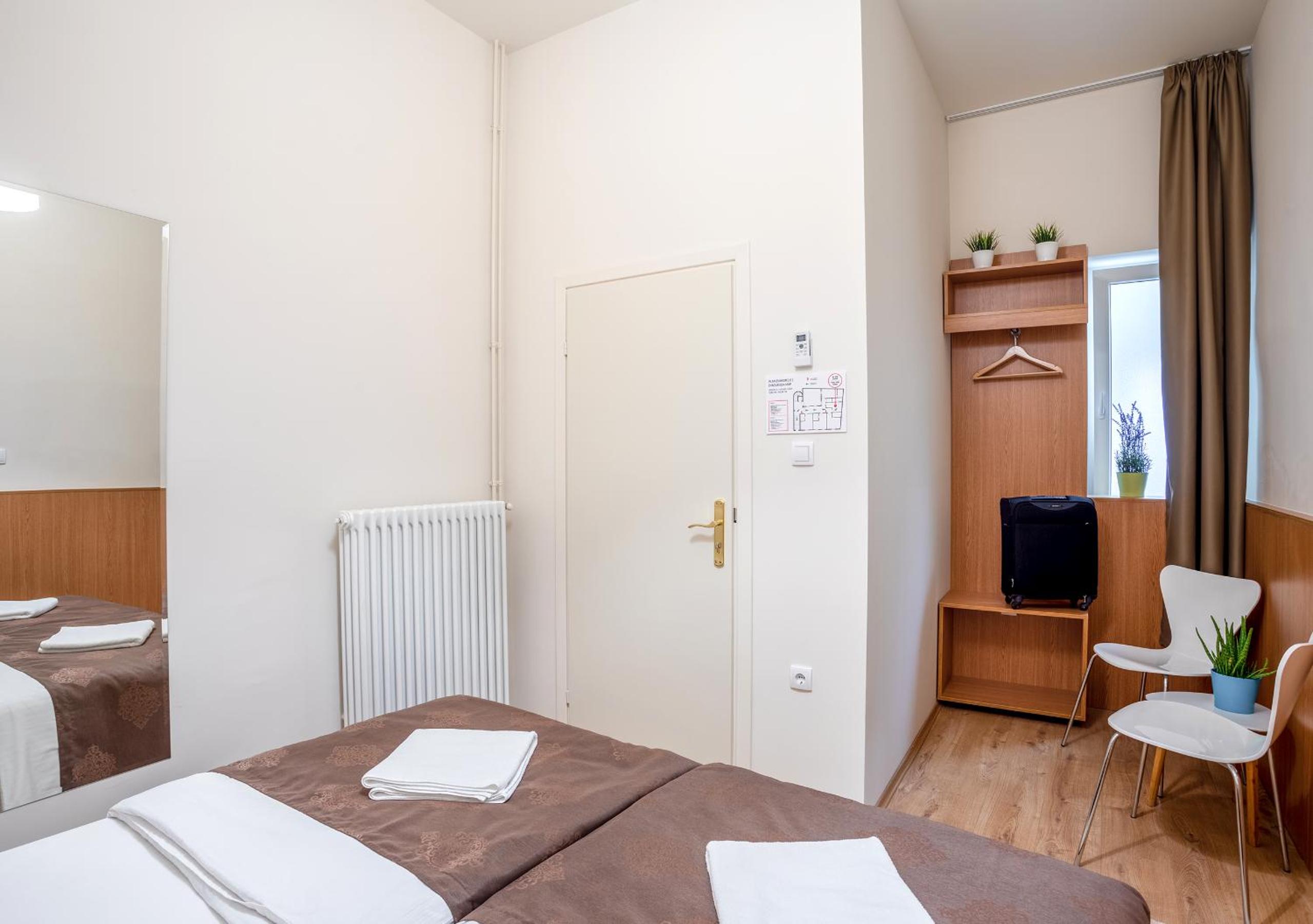 Double or Twin Room photo 2