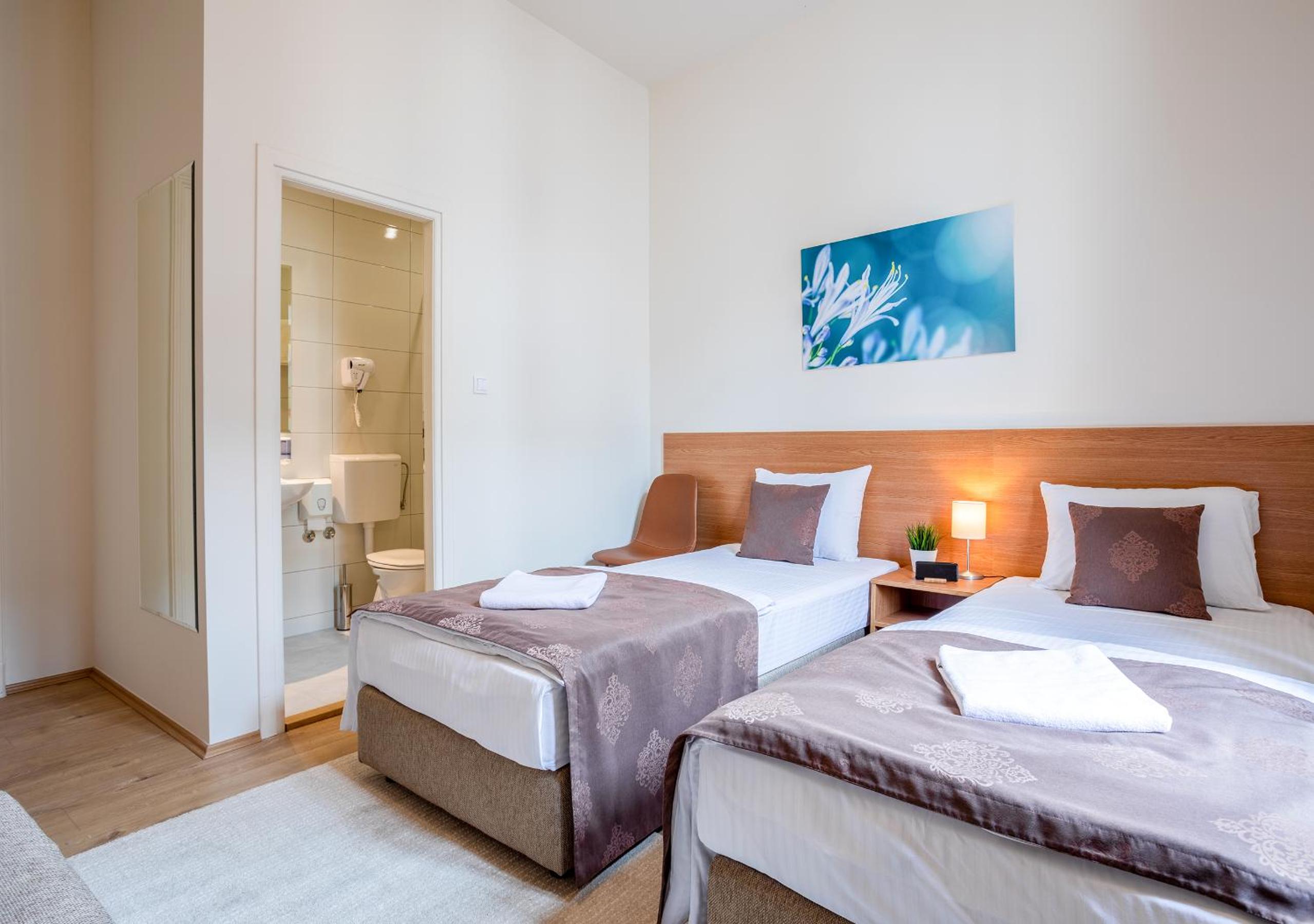 Double or Twin Room with Extra Bed photo 2