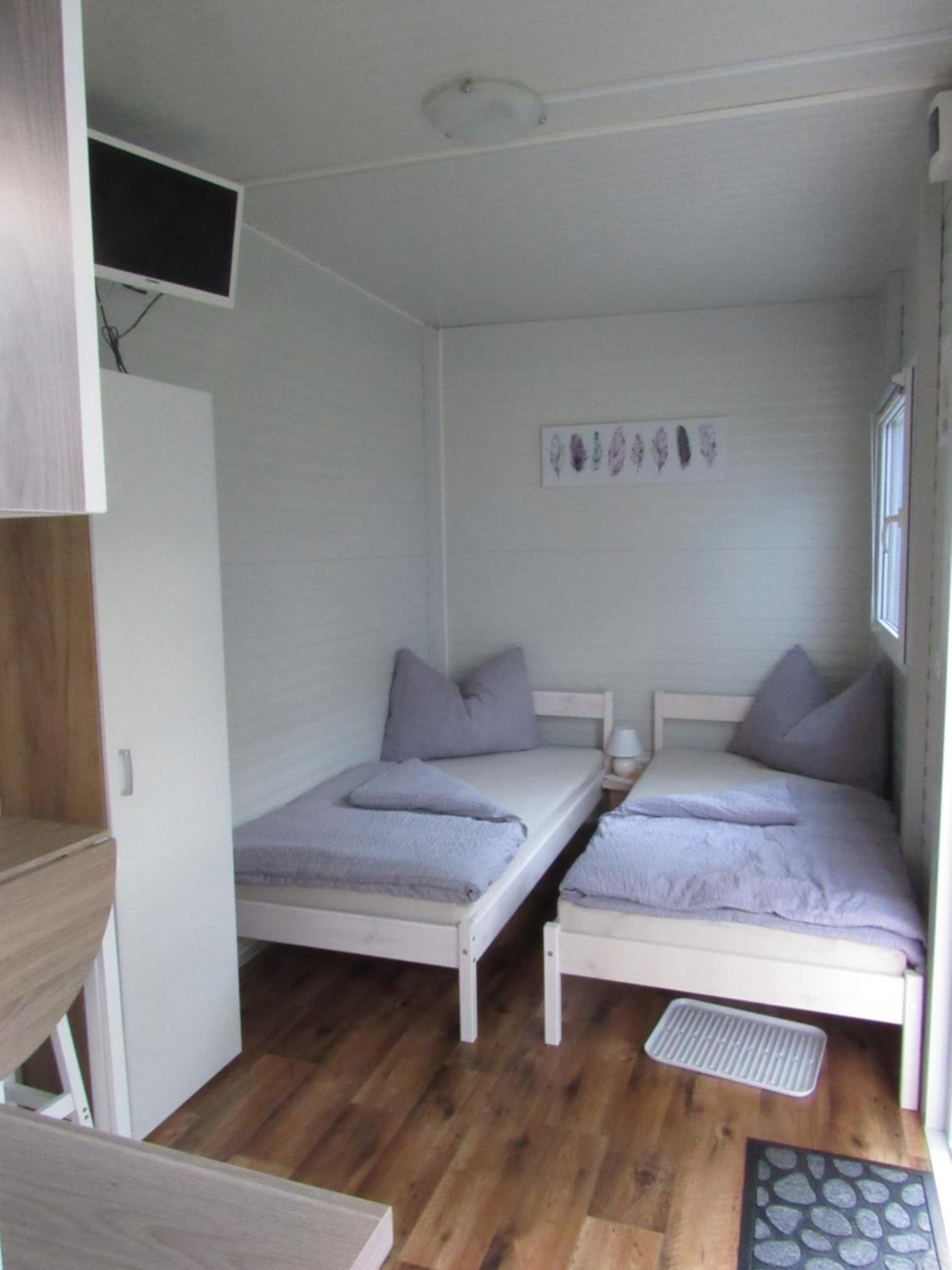 Mobile Home photo 3