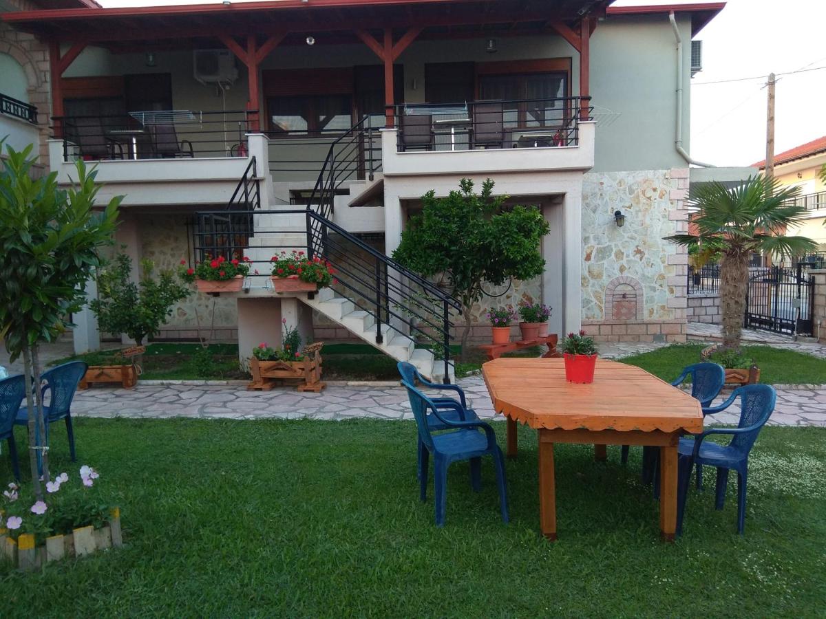 Apartment with Garden View - Photo 15