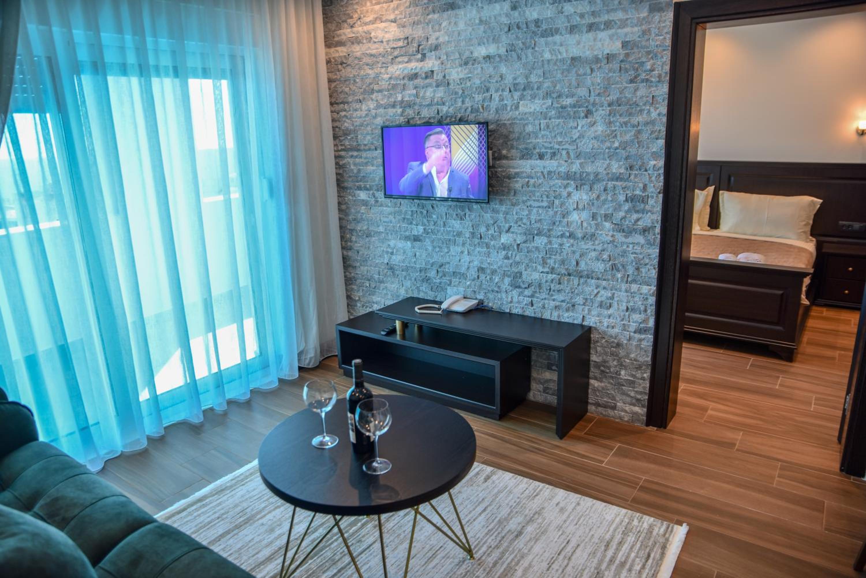 One-Bedroom Apartment with Sea View