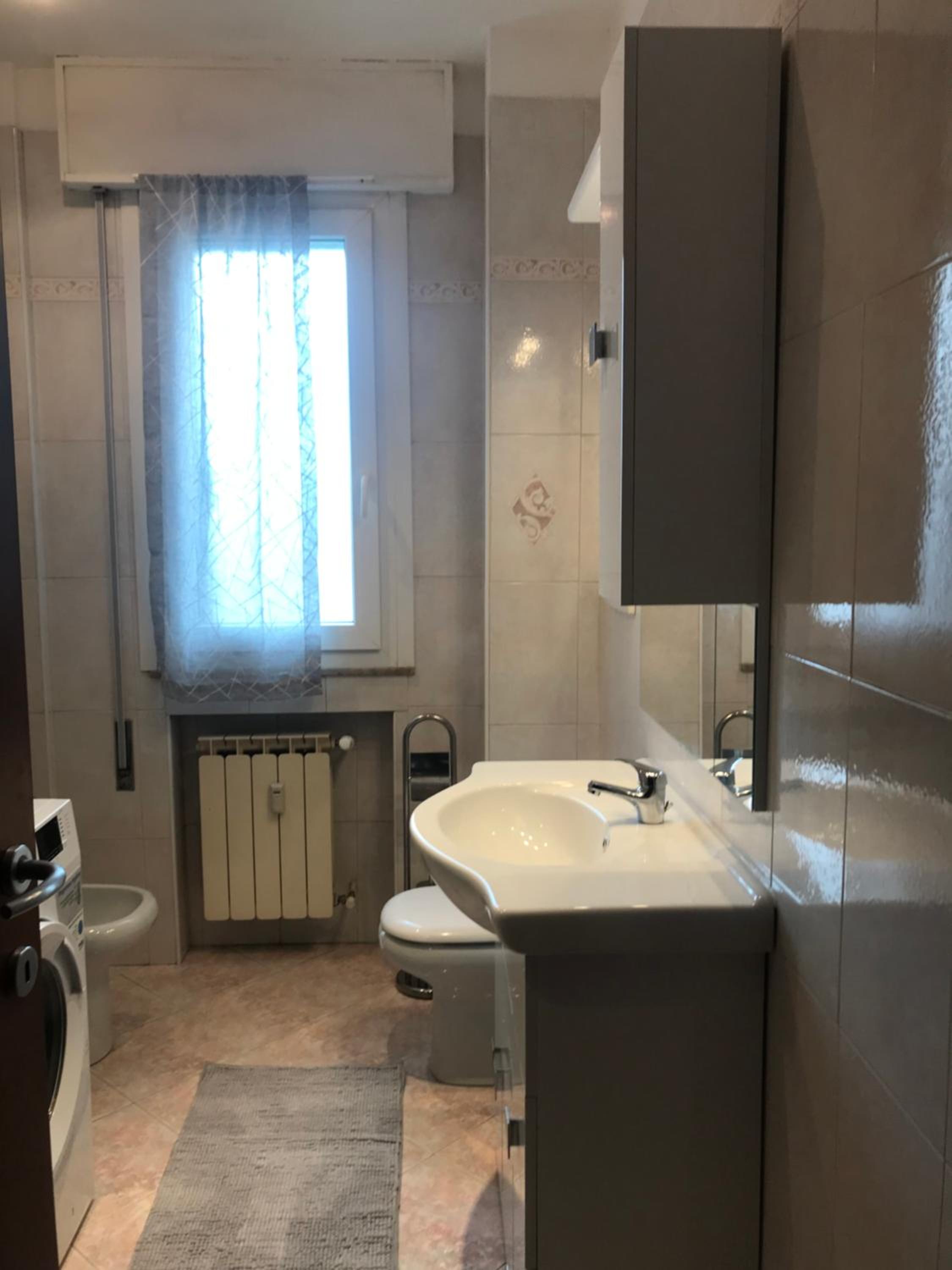 Apartment with Balcony - Photo 17