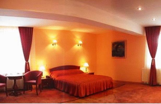 Double Room (1 - 2 Adults)