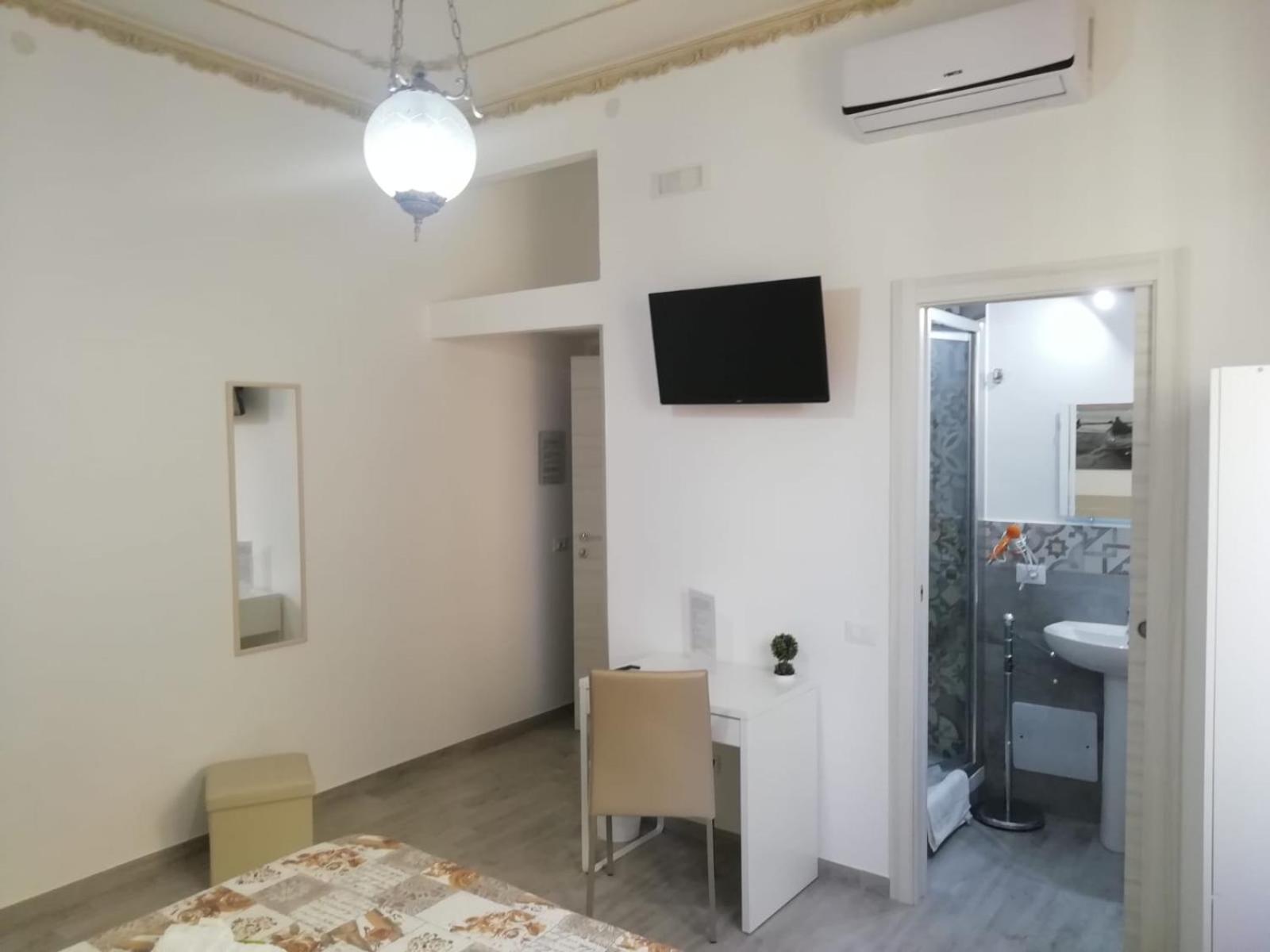 Deluxe Double Room with Extra Bed photo 1