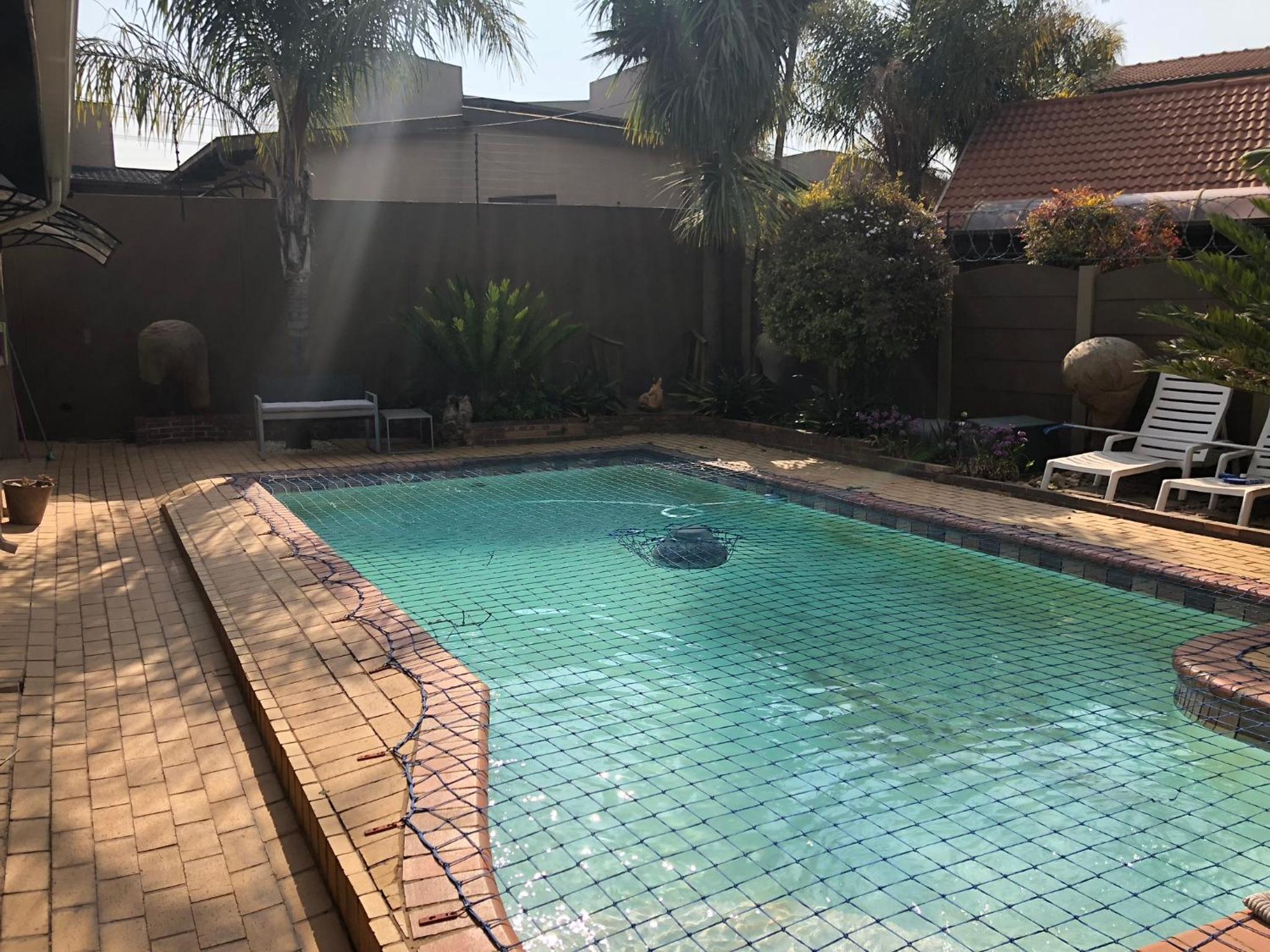 Apartment with Pool View  - Photo 10