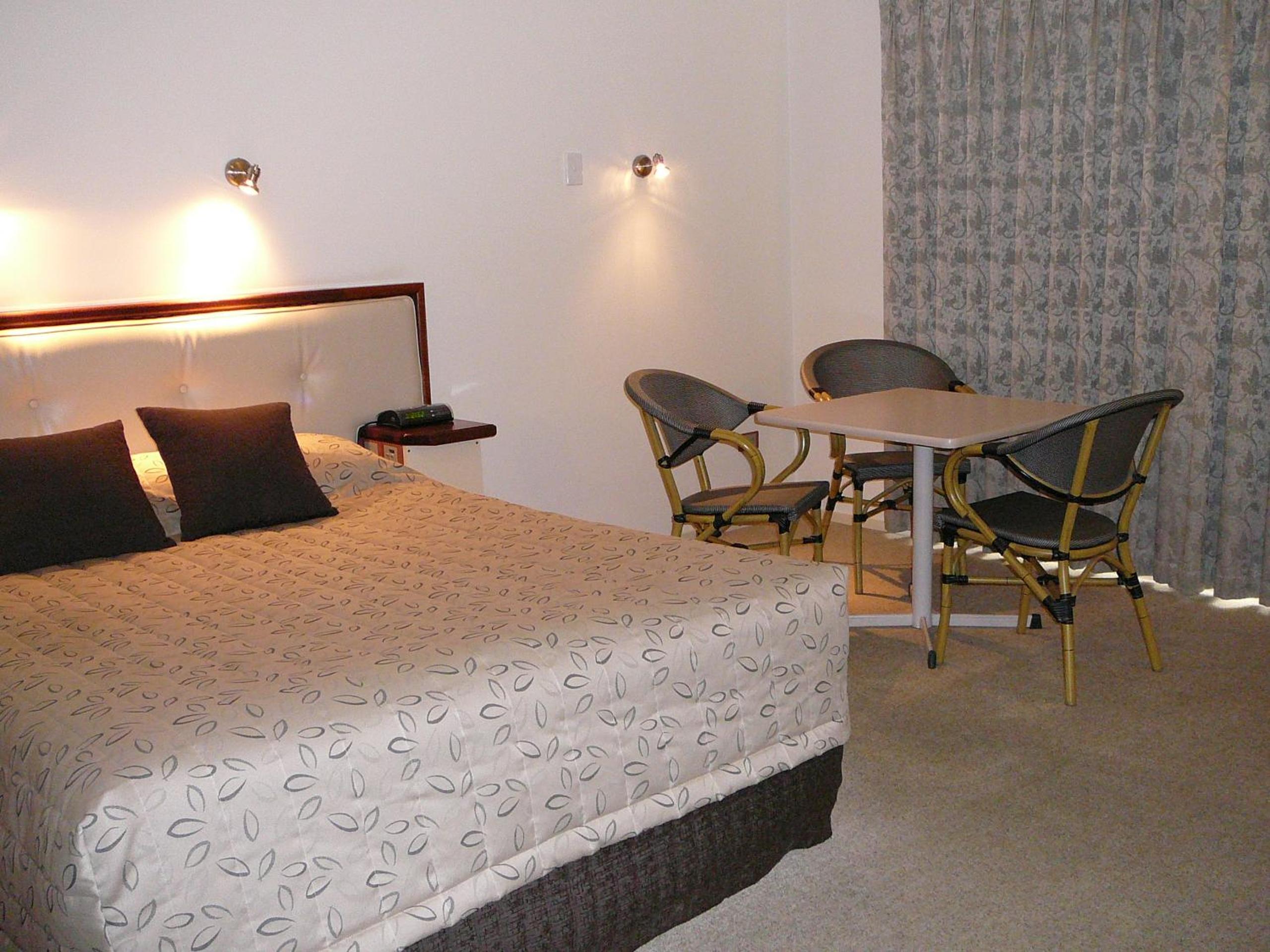 Deluxe single or double room