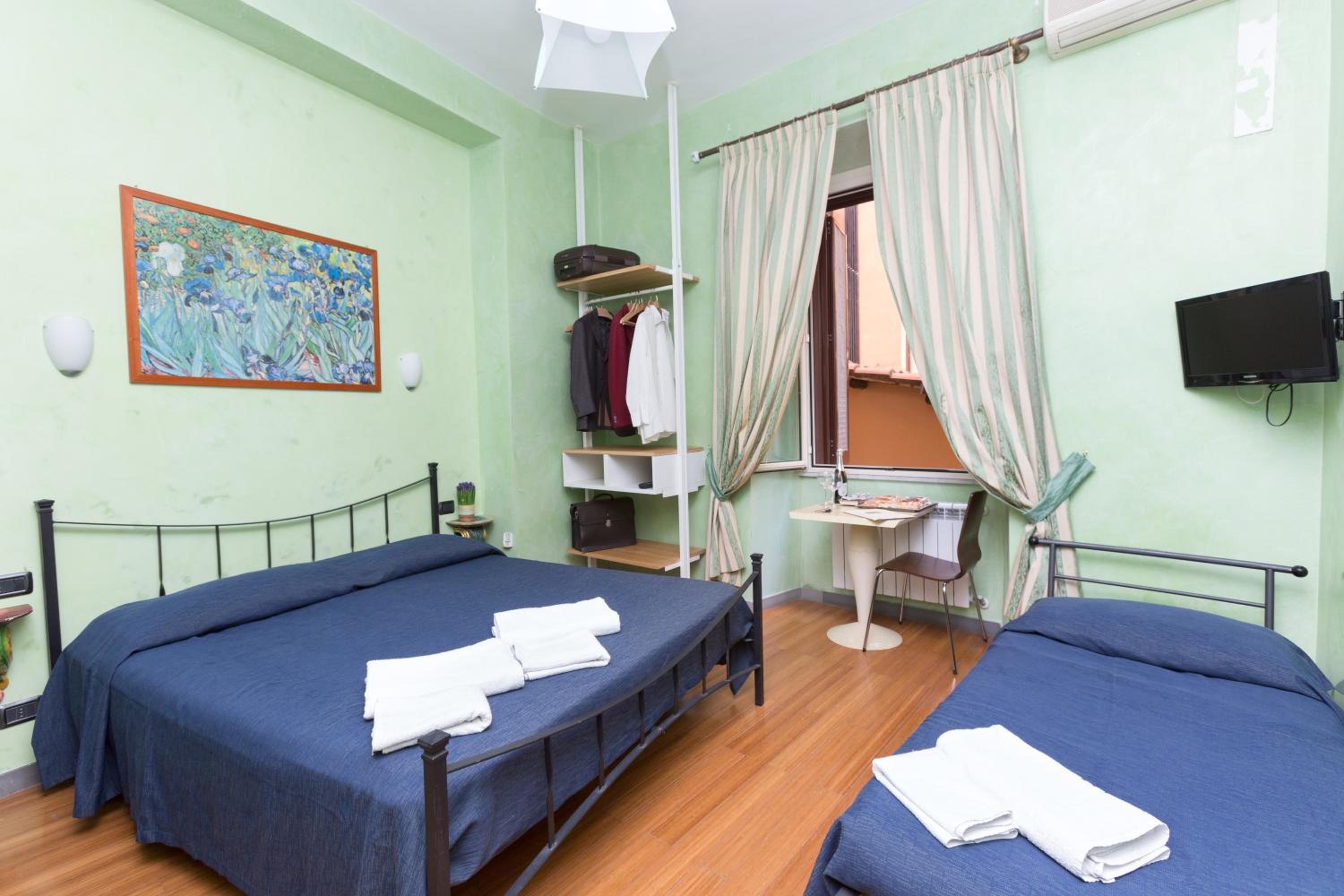 Triple Room