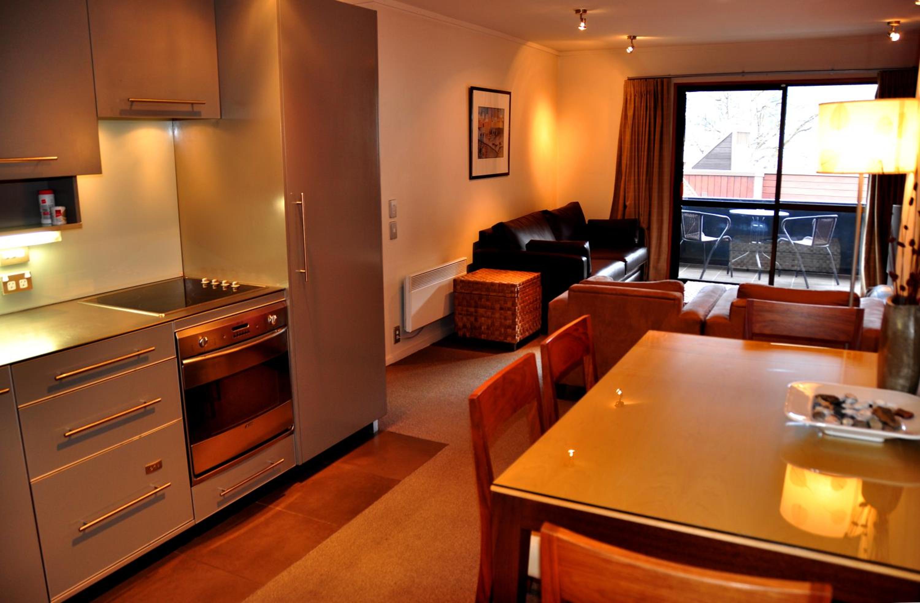 Executive One-Bedroom Apartment - Photo 5