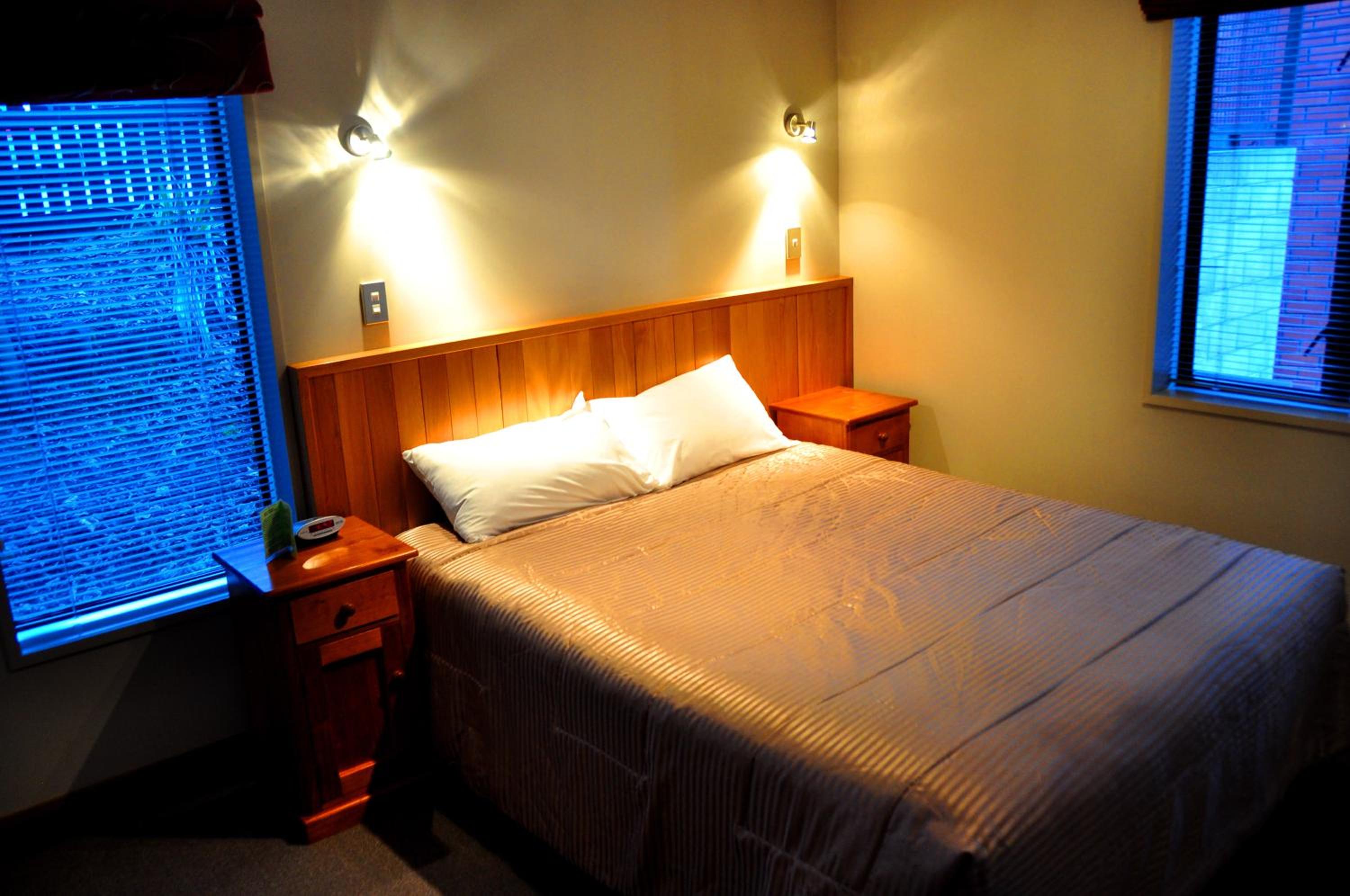 Executive Two-Bedroom Two-Bathroom Apartment - Photo 7