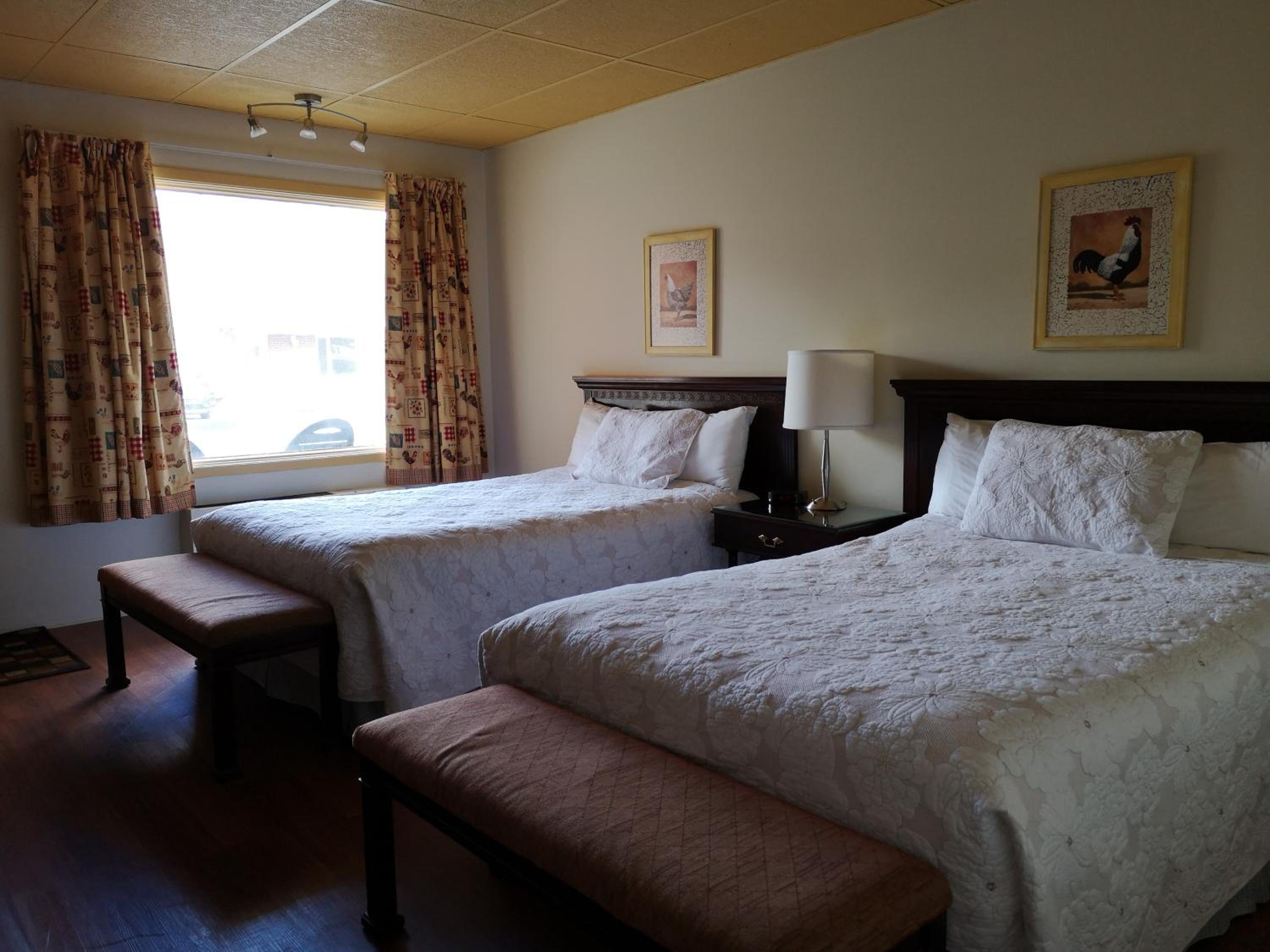 Room with Two Double Beds - Photo 1