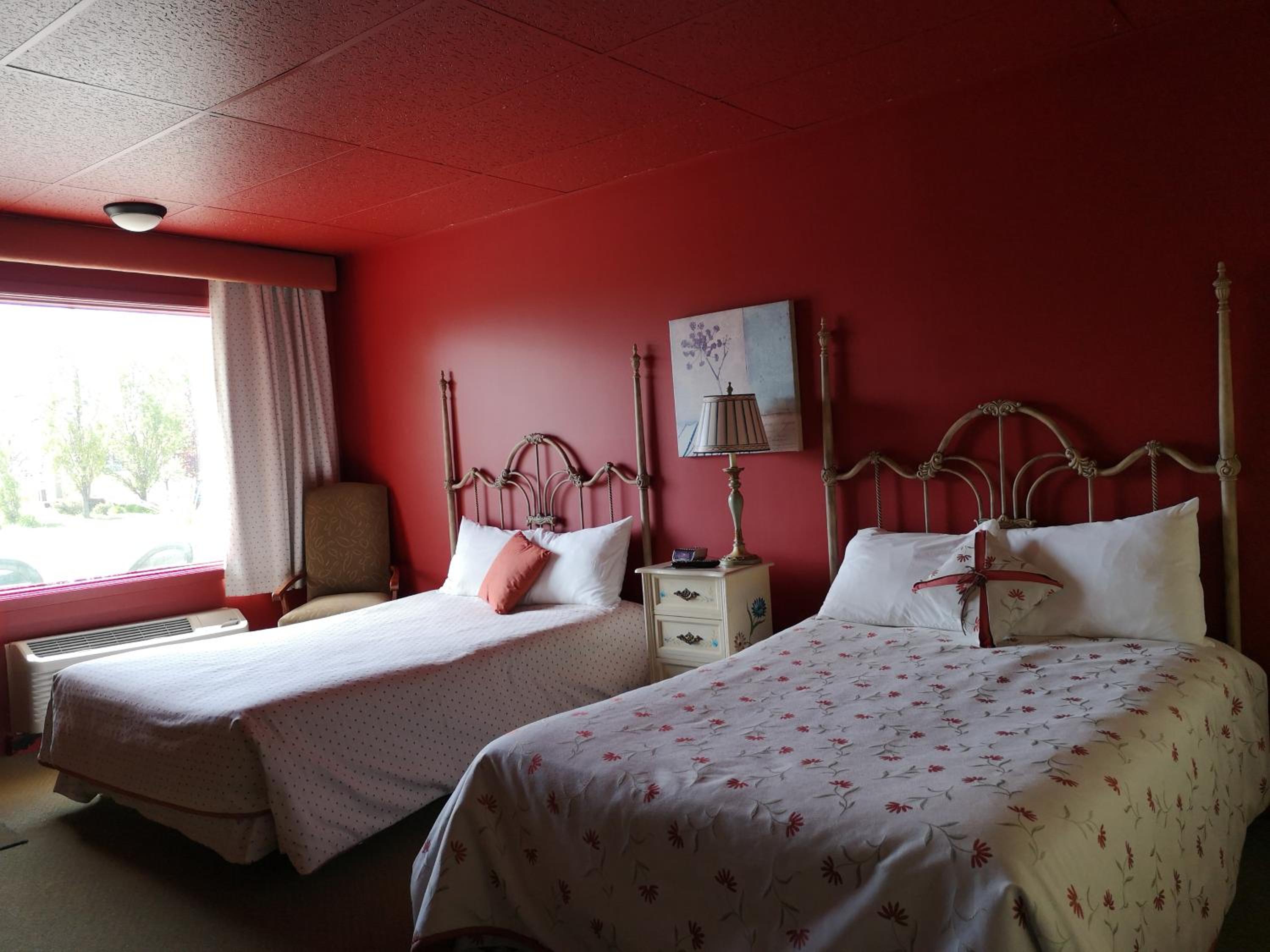 Country-Style Room With 2 Double Beds photo 1