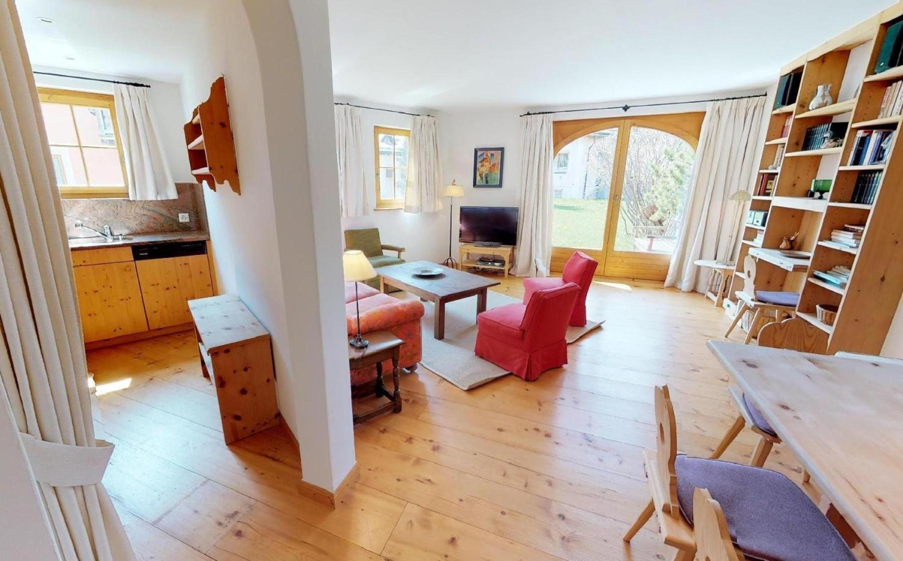 Apartment with Mountain View photo 3