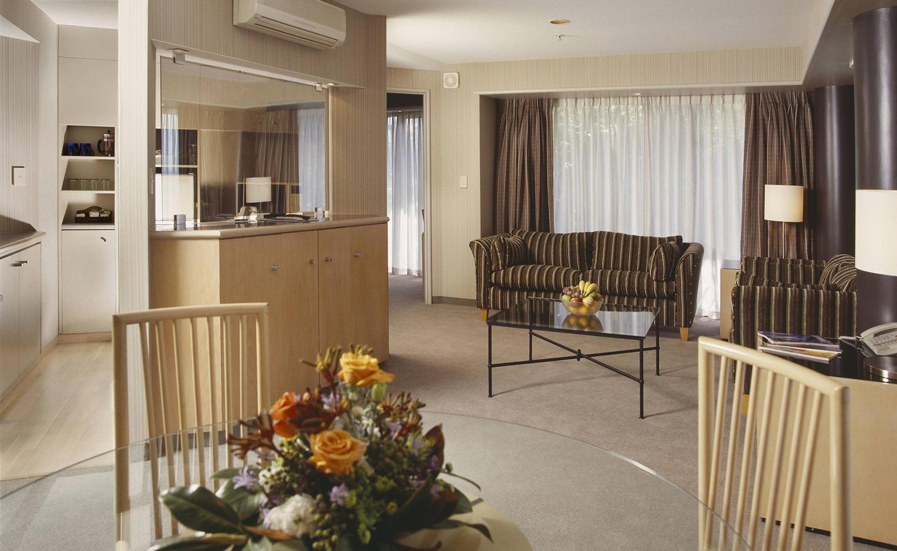 Ambassador Suite - Photo 4