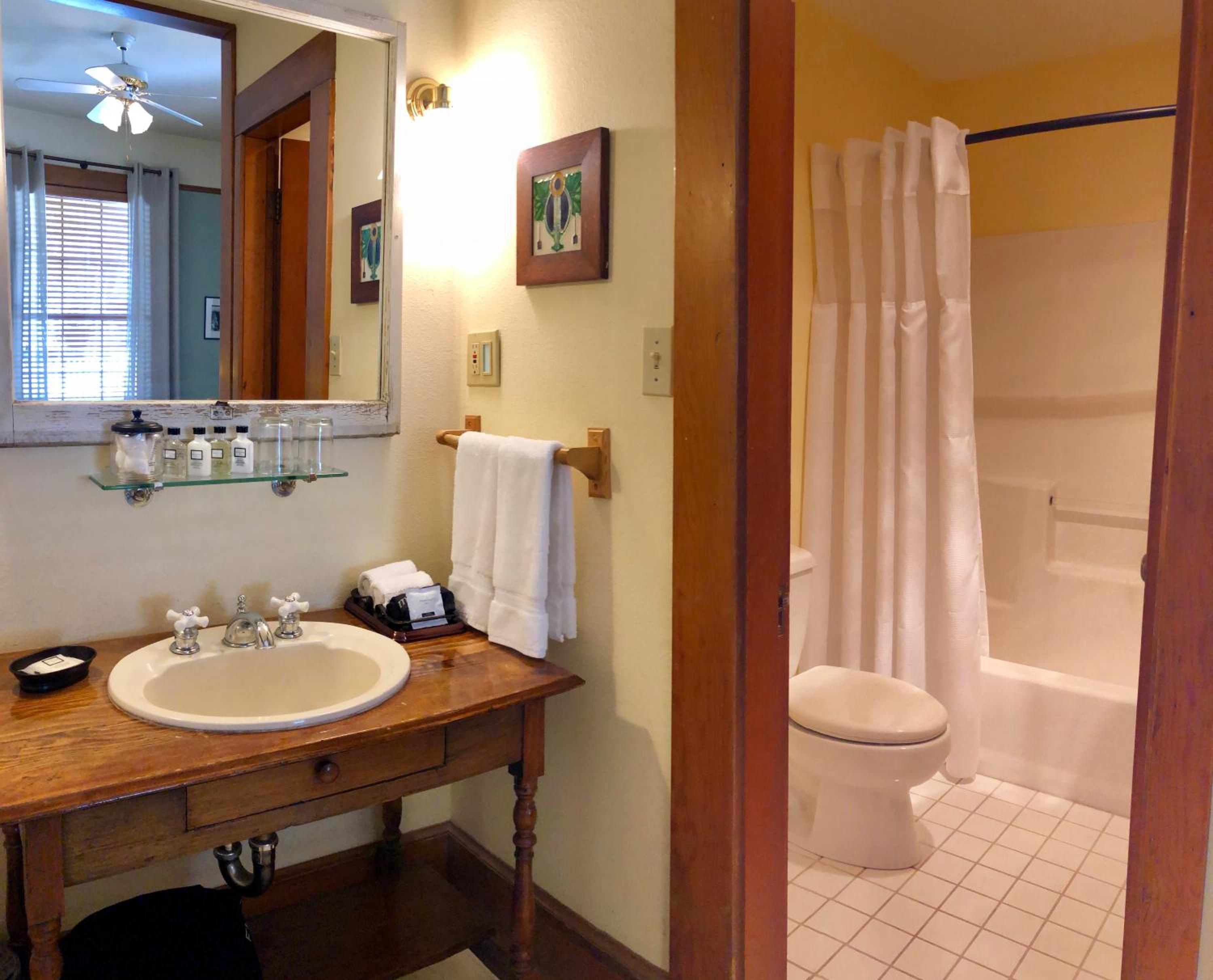 Deluxe Queen Room photo 2