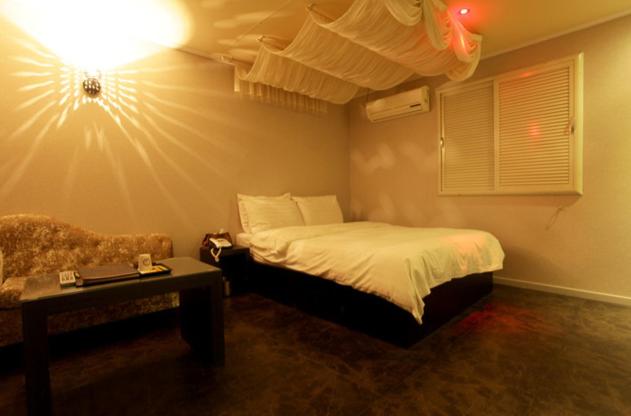Double Room - Photo 4
