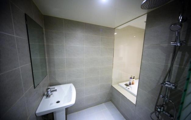 Double Room with Spa Bath - Photo 3