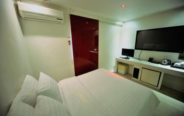 Double Room with Spa Bath - Photo 5