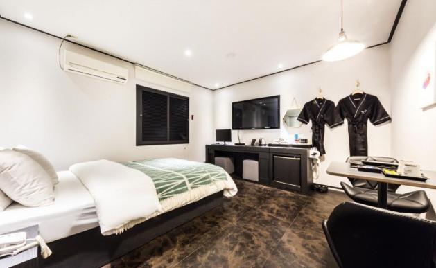 Deluxe Double Room - Photo 4