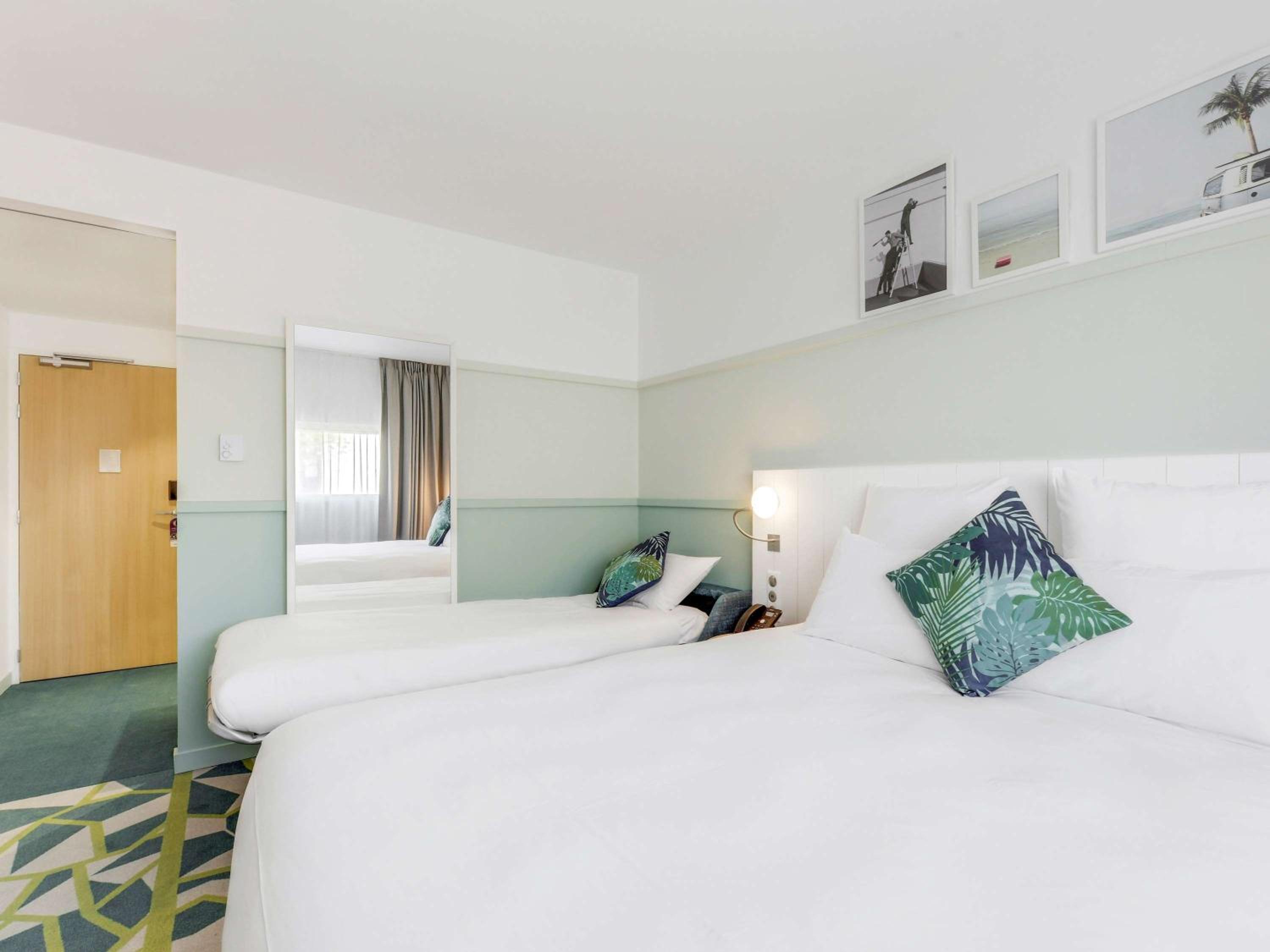 Standard Room with One Double Bed and One Single Bed - Photo 1