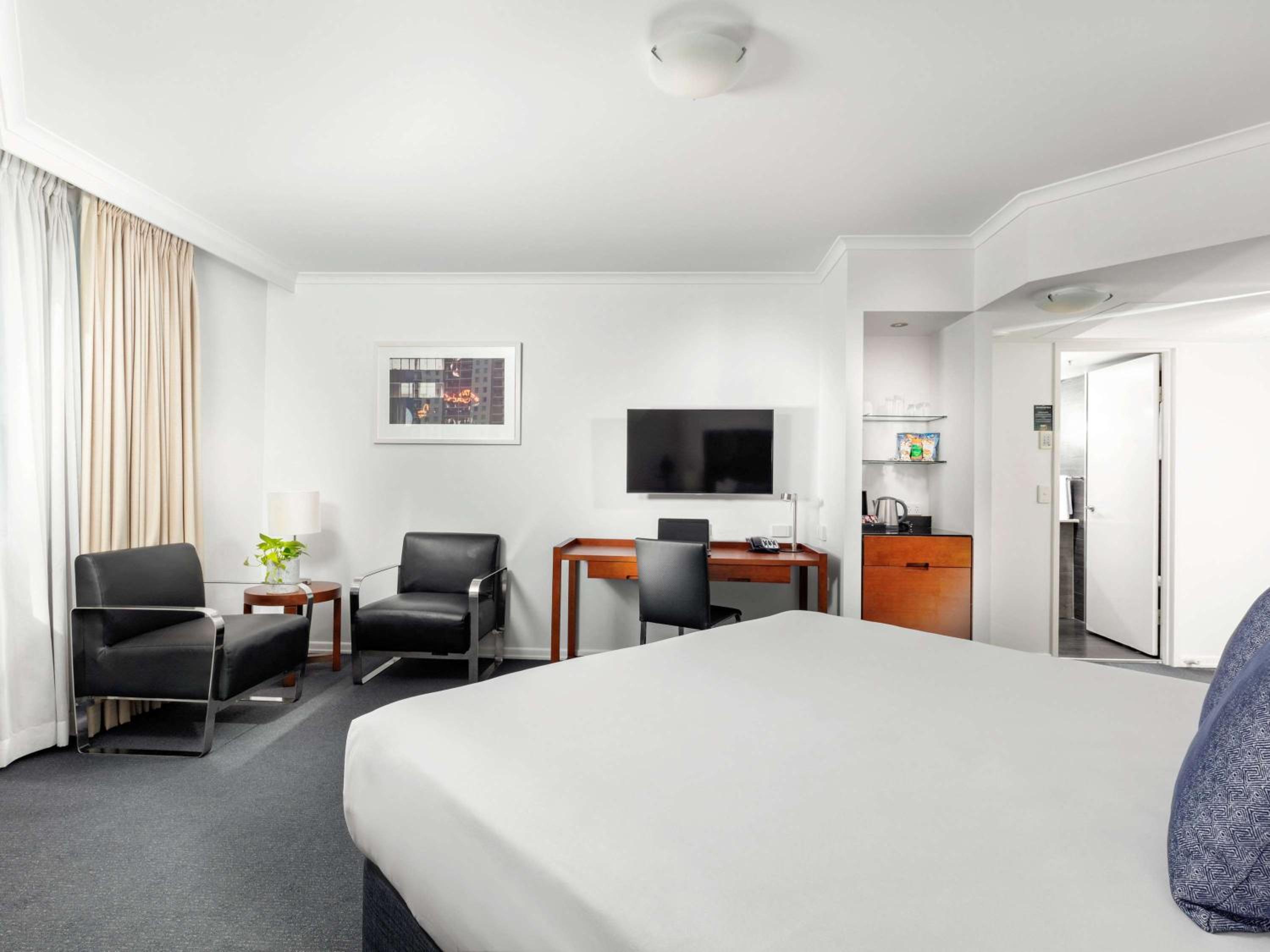 Studio Hotel Room
