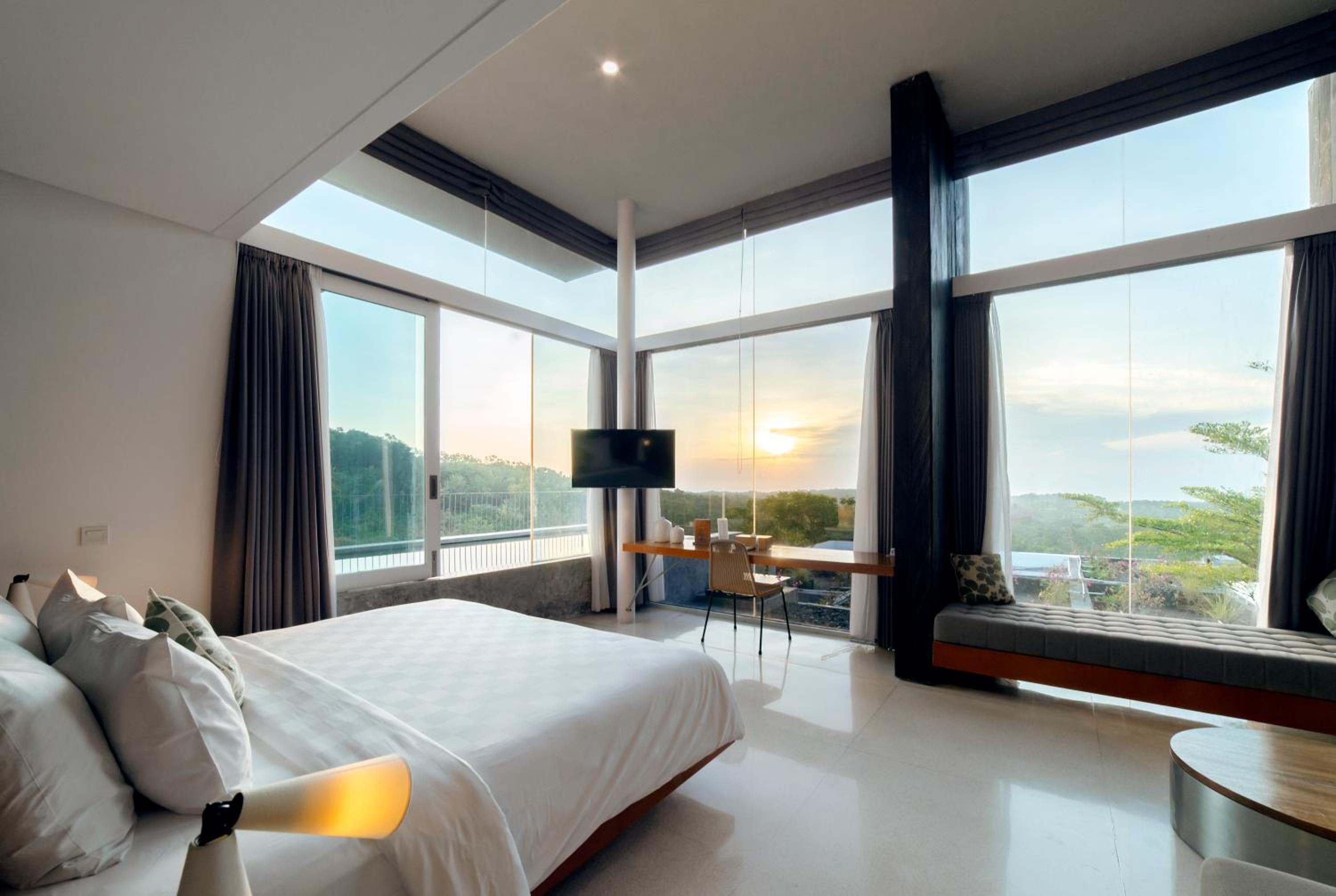 One Bedroom Deluxe Pool Suite