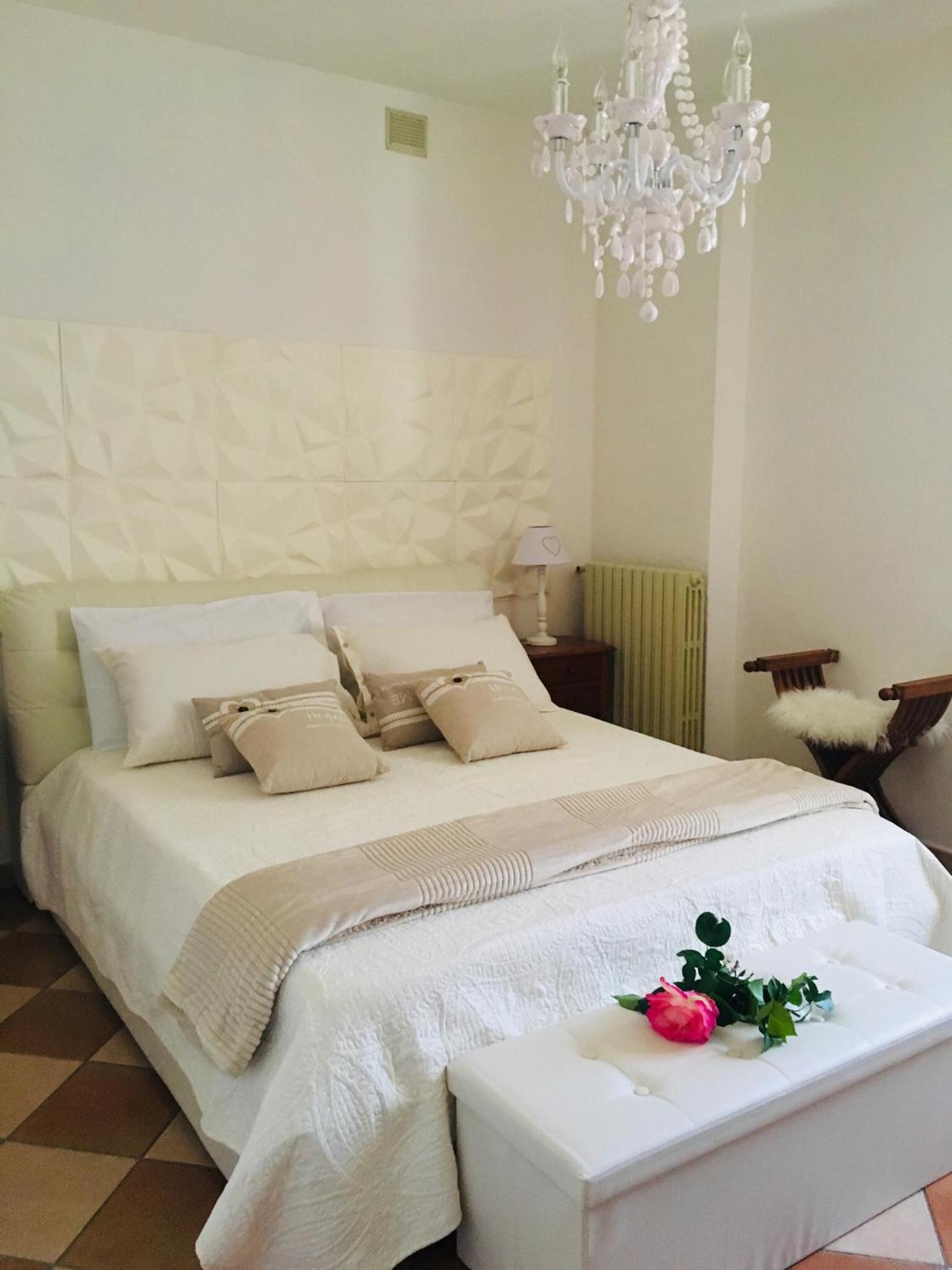 Apartment with Terrace - Photo 23