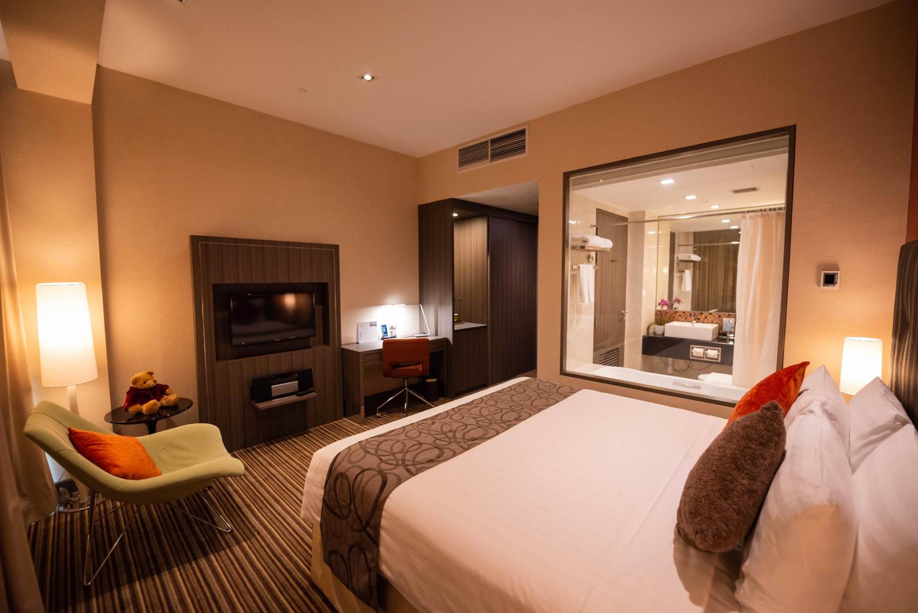 Deluxe King Room photo 2