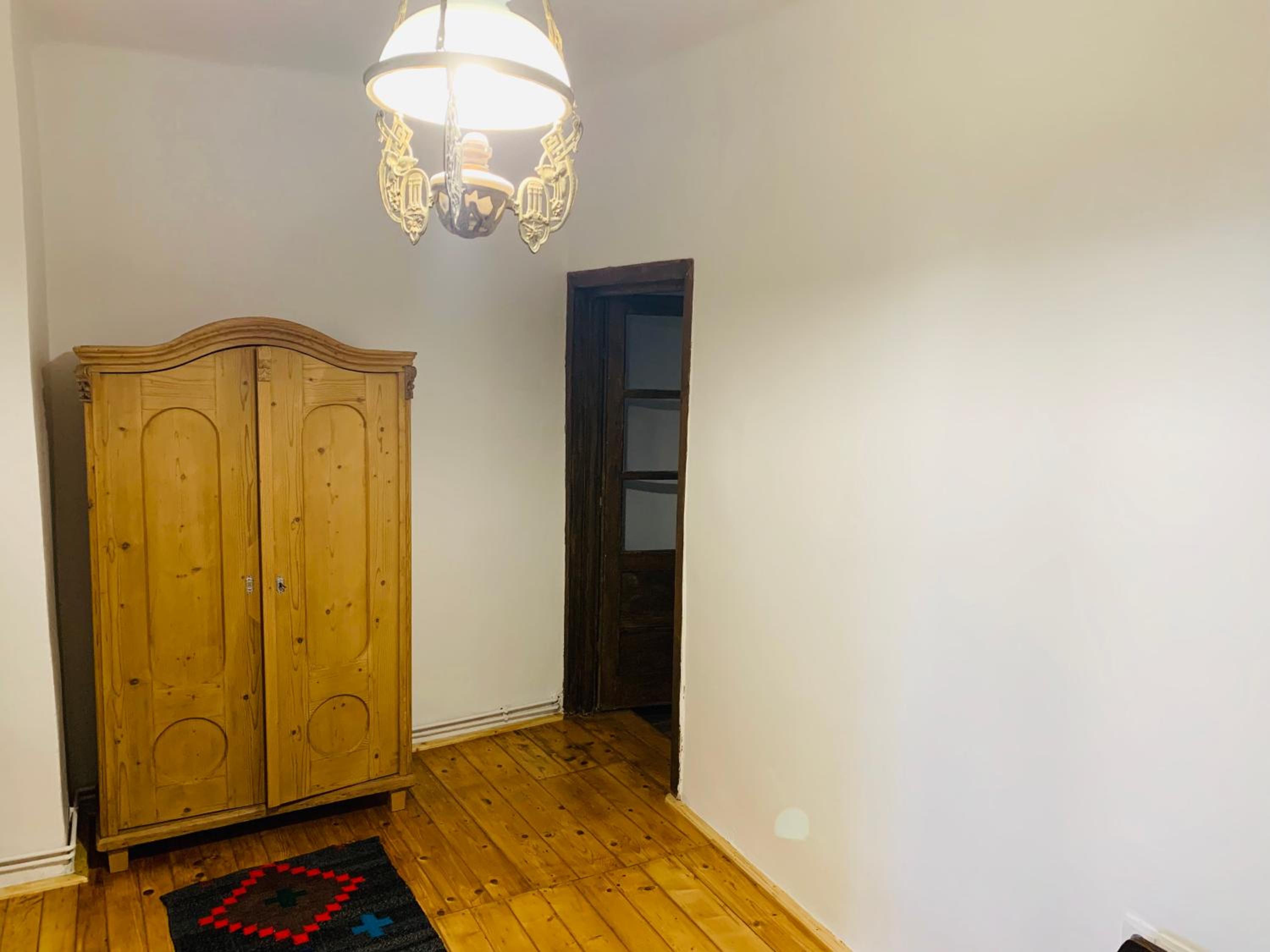 One-Bedroom House - Photo 8
