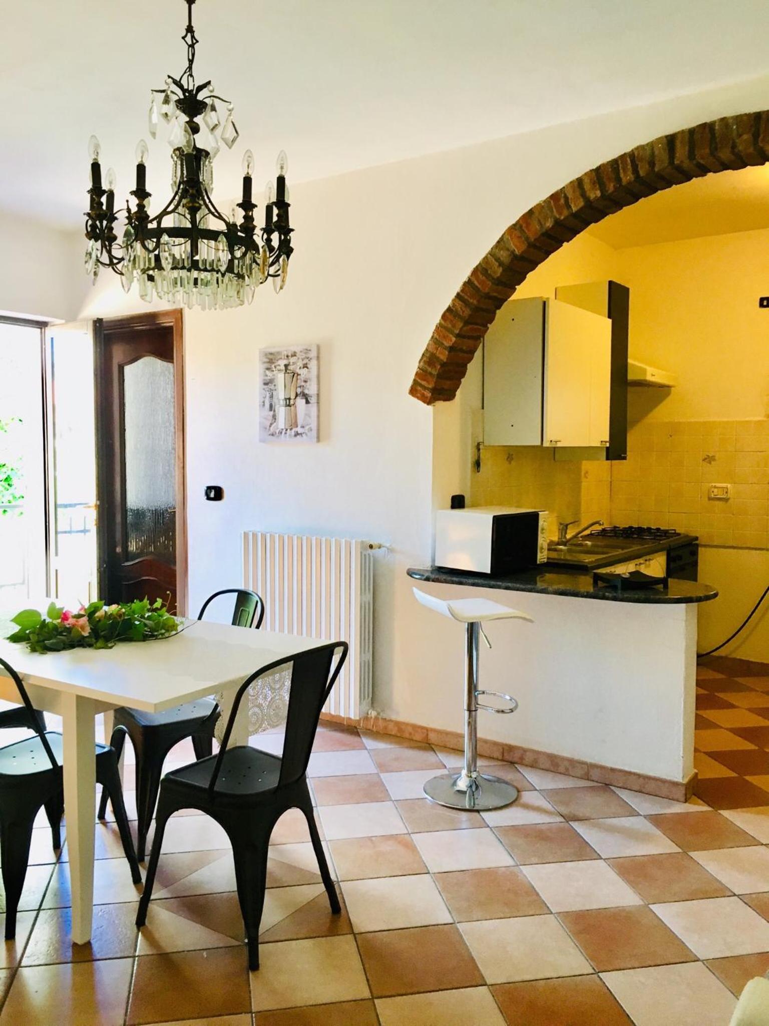 Apartment with Terrace - Photo 13