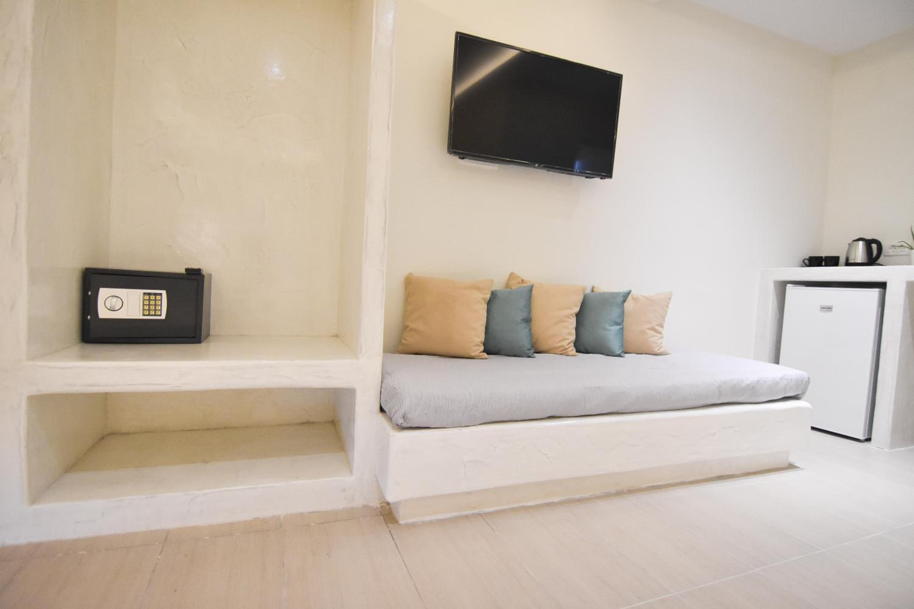 Junior Suite with Hot Tub (Adults only) - Photo 4