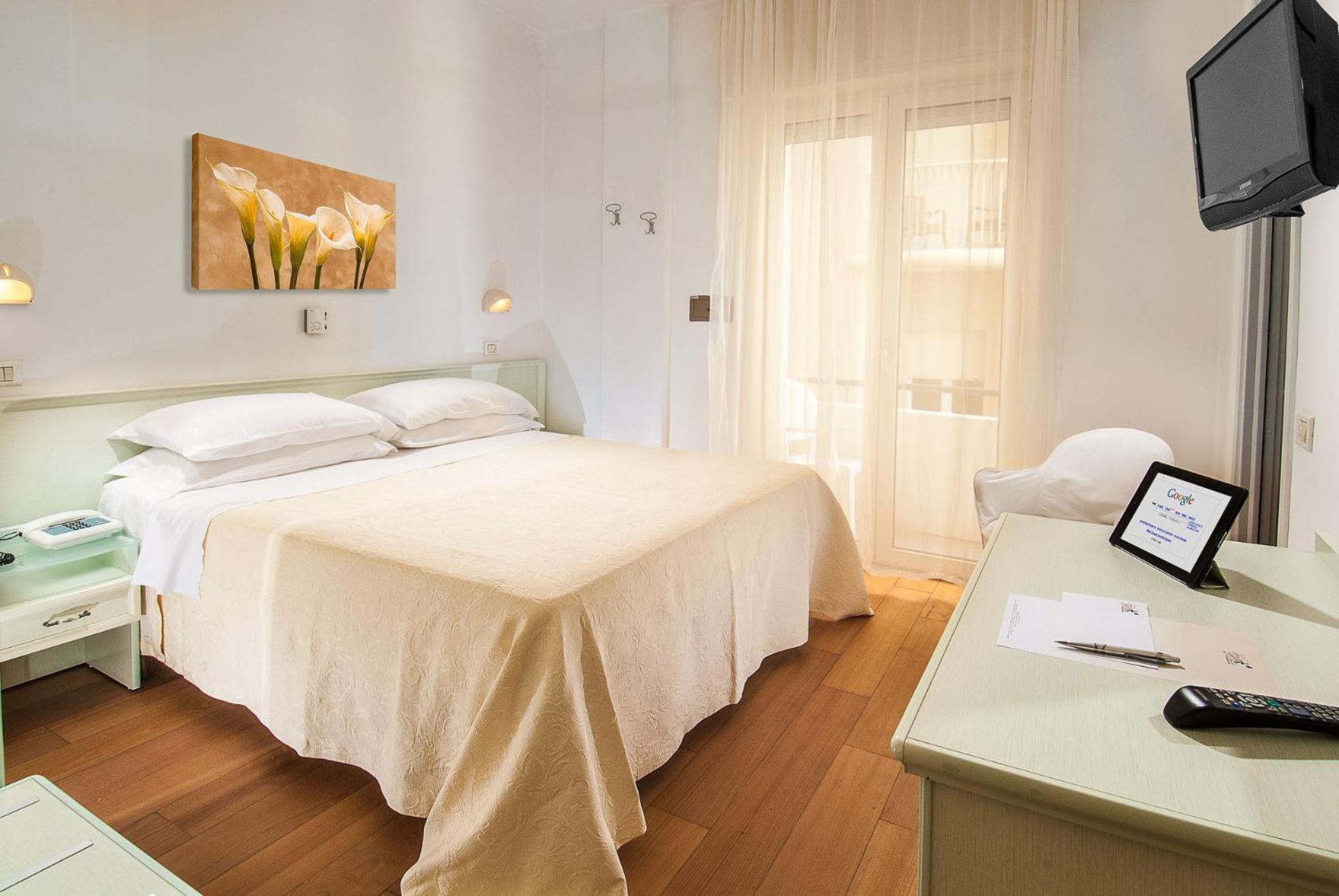 Double or Twin Room with Private Bathroom - Photo 1