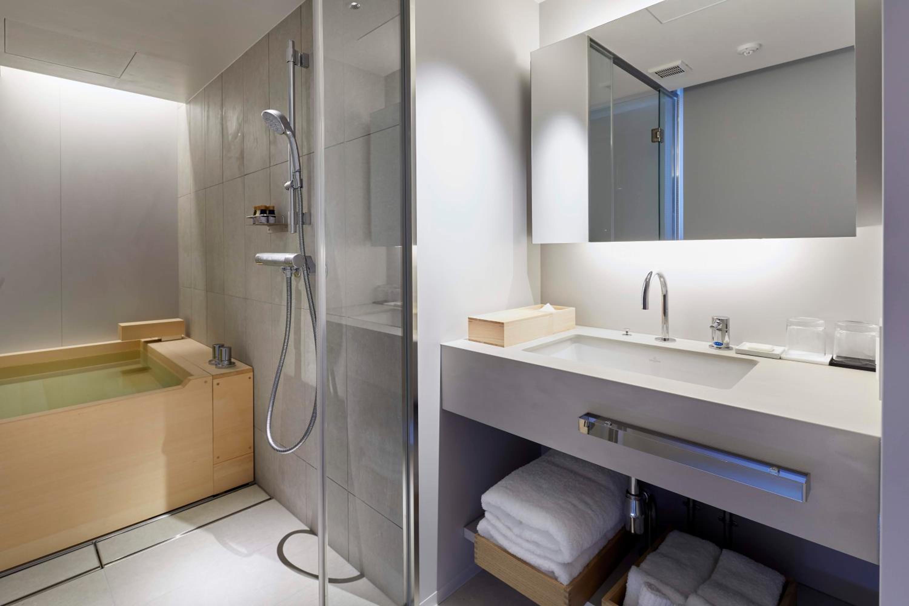 Premier Twin Room with Hinoki Bath thumbnail 6