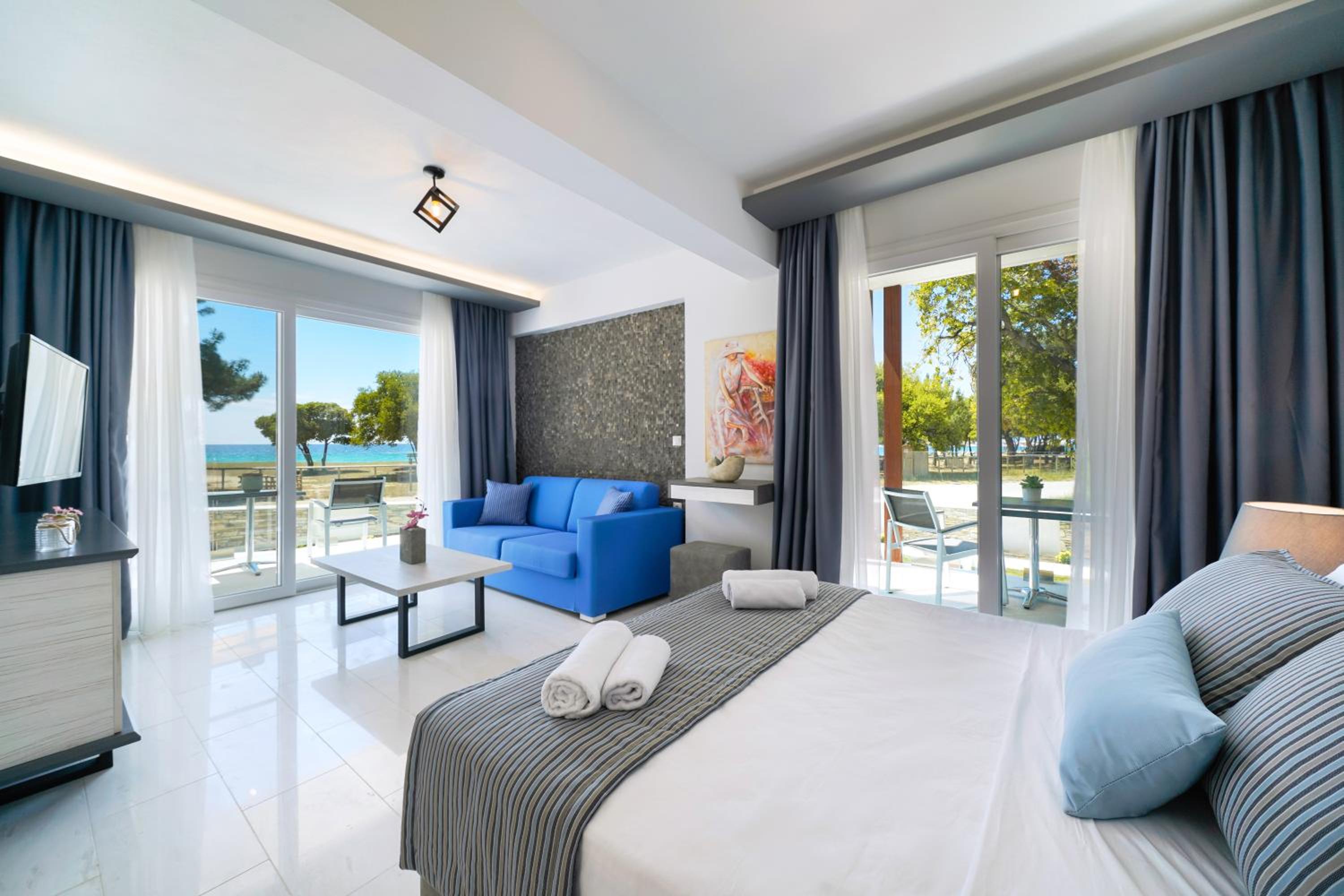 Studio Apartment with Sea View photo 2