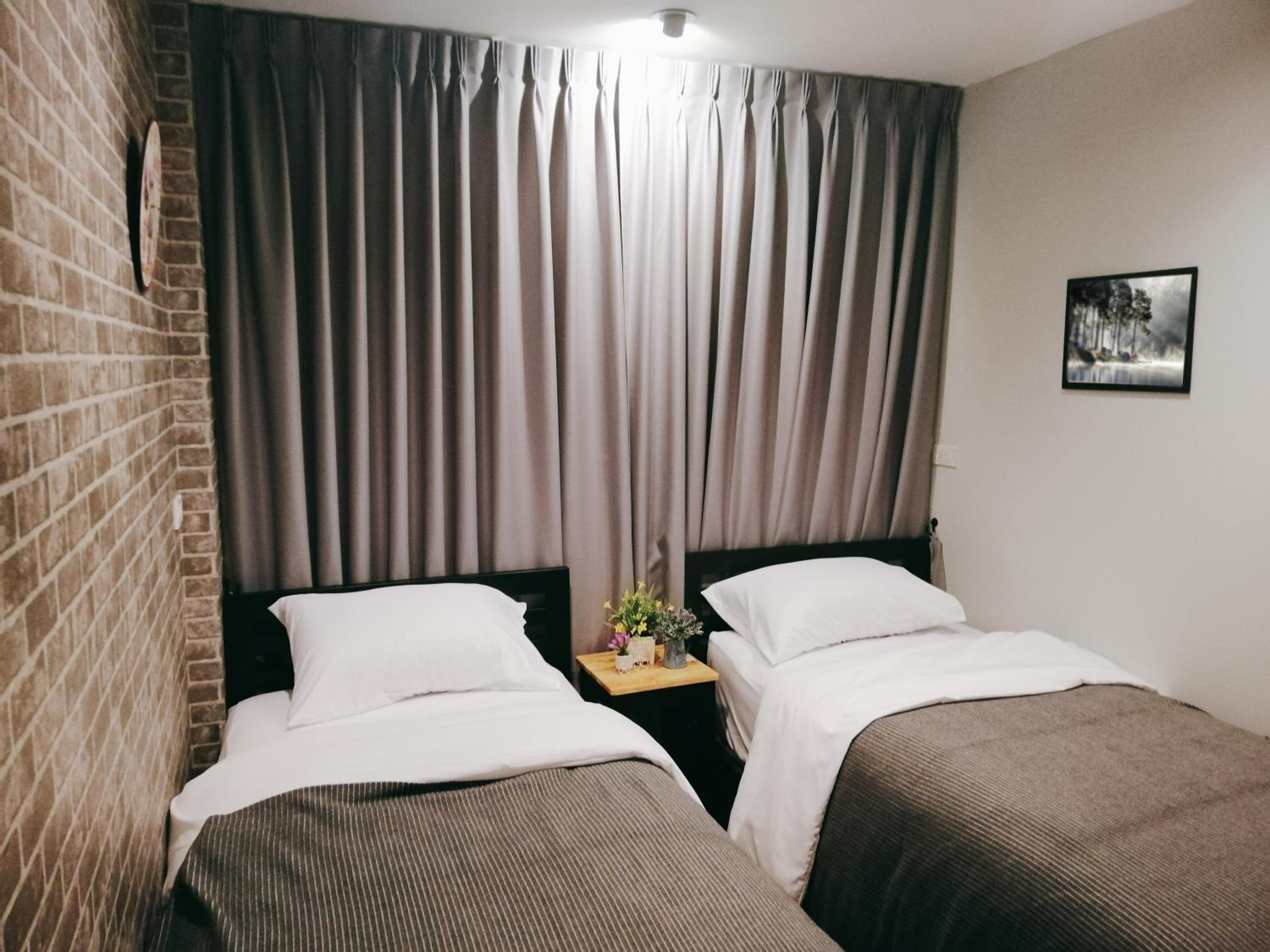 Twin Room with Shared Bathroom photo 3