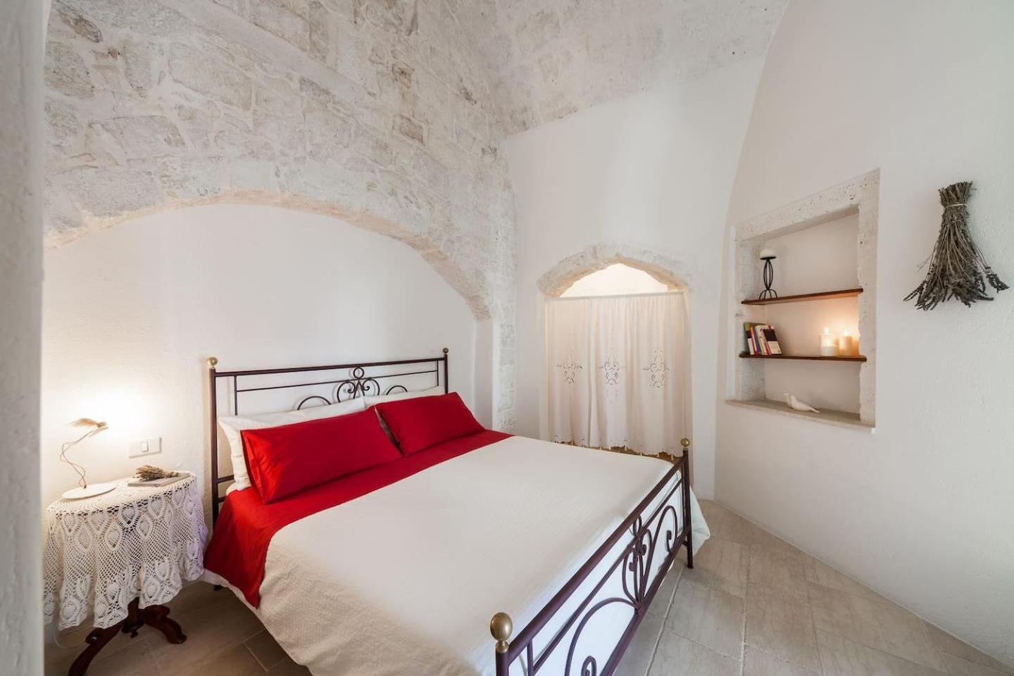One-Bedroom Apartment with Balcony