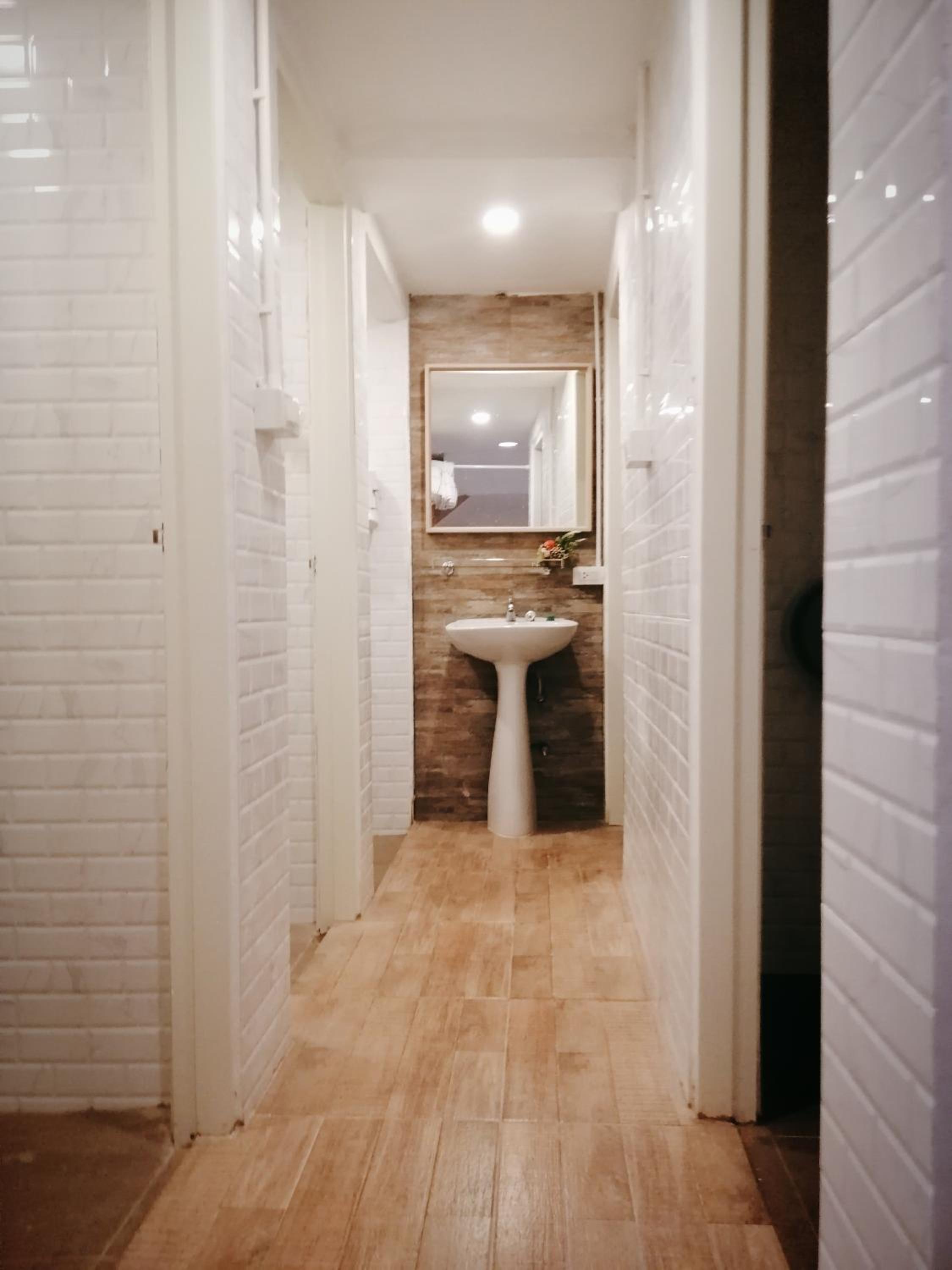 Quadruple Room with Shared Bathroom photo 3
